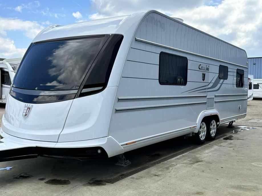 Luxuriöser Wohnwagen zur Miete: Tabbert Cellini 655 DF