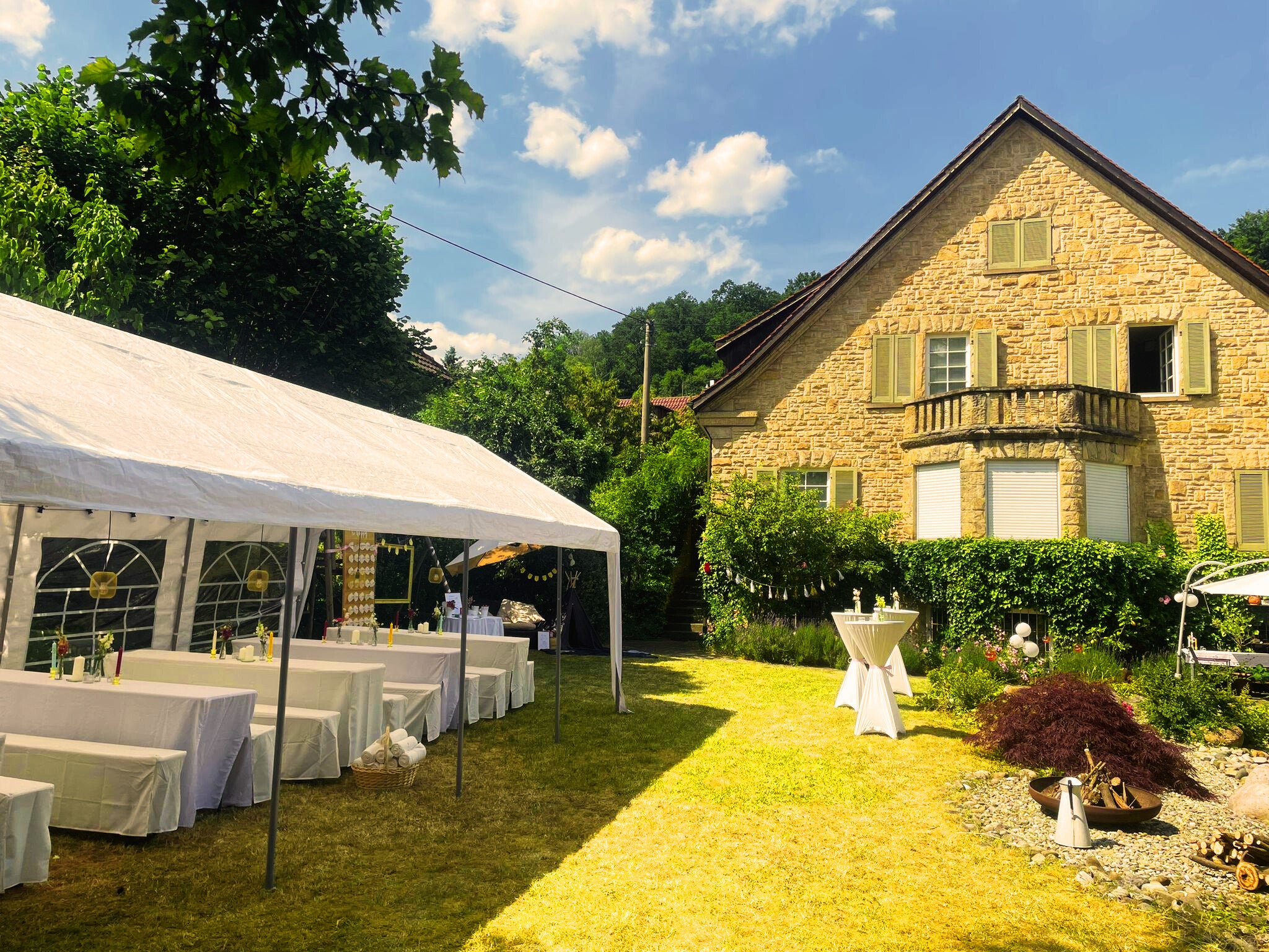Partyzelt Festzelt Hochzeit Geburtstag Zelt 60 Pers. | 4 x 8 m | EINFACH Mieten Vermieten