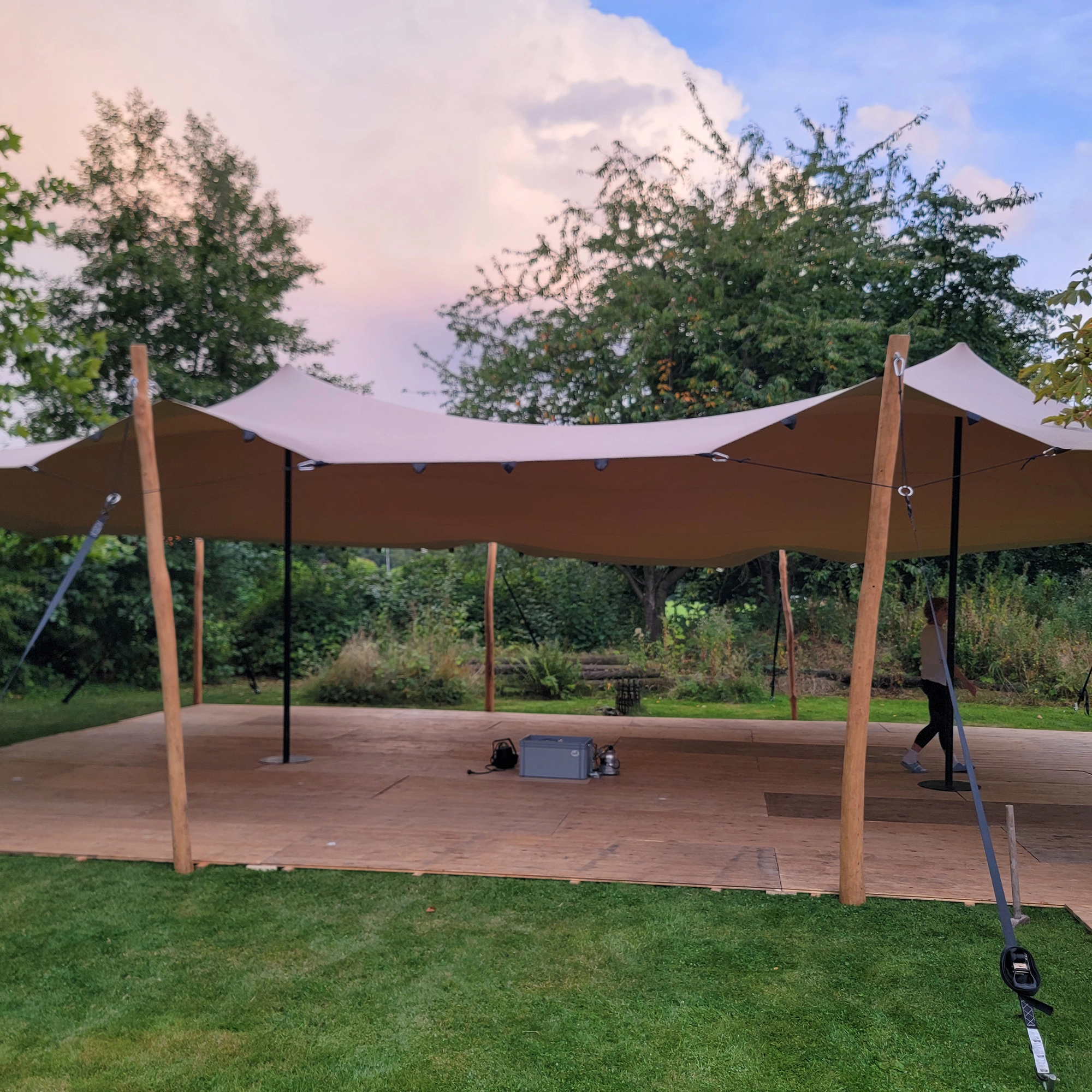 Holzboden für Party- & Festzelte mieten – OWL / Borgholzhausen, ab 8 € – 2