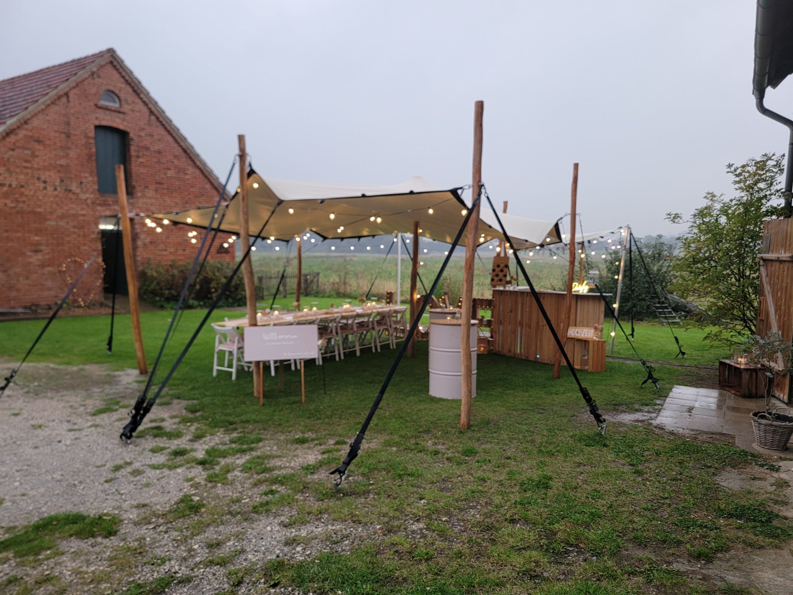 Stretchzelt 4×6 m (bis 30 Personen) mieten – OWL / Borgholzhausen, ab 390 € – 2