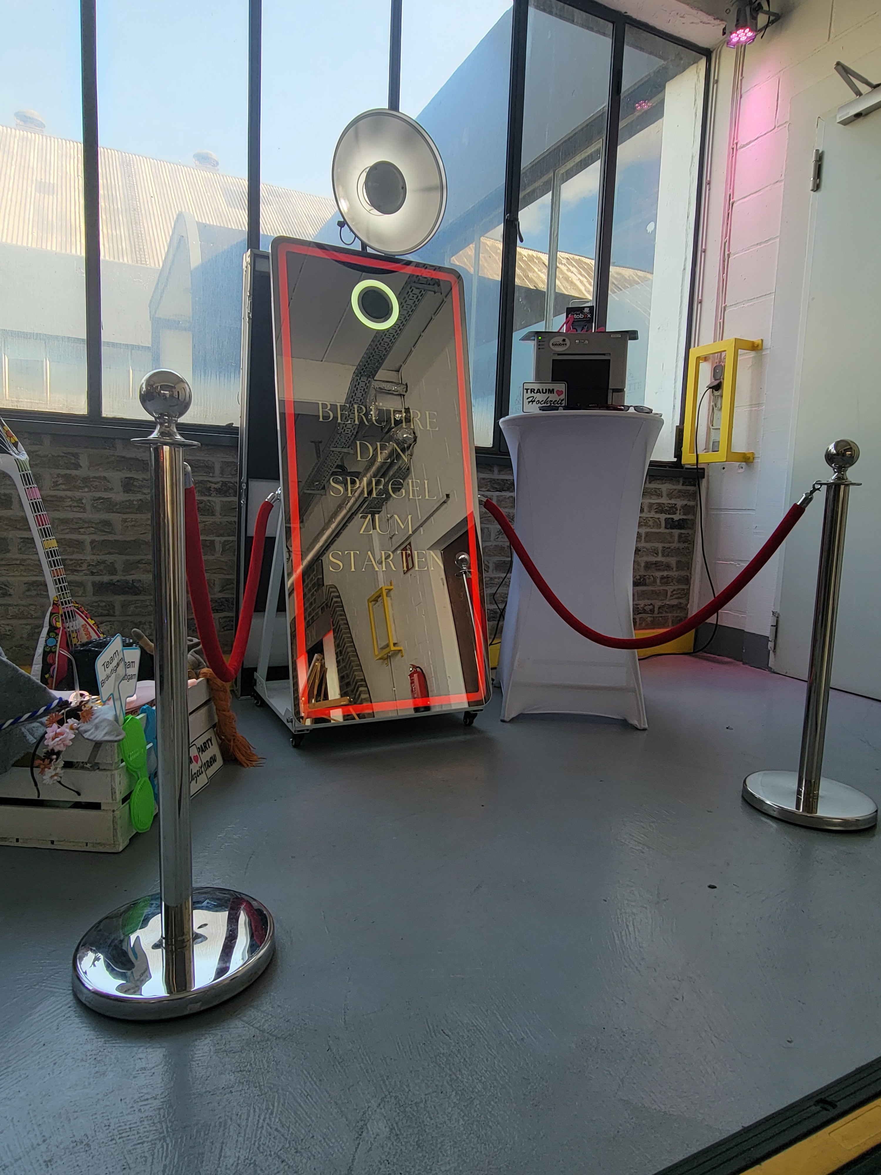 Fotospiegel, Magic Mirror mieten für Hochzeit, Geburtstag – 3