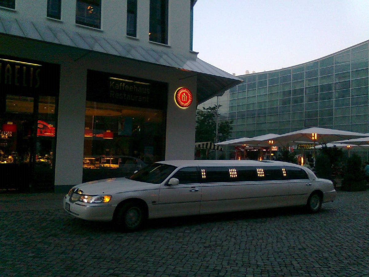 Stretchlimousine für Chemnitz und das Erzgebirge - inkl. Chauffeur – 4