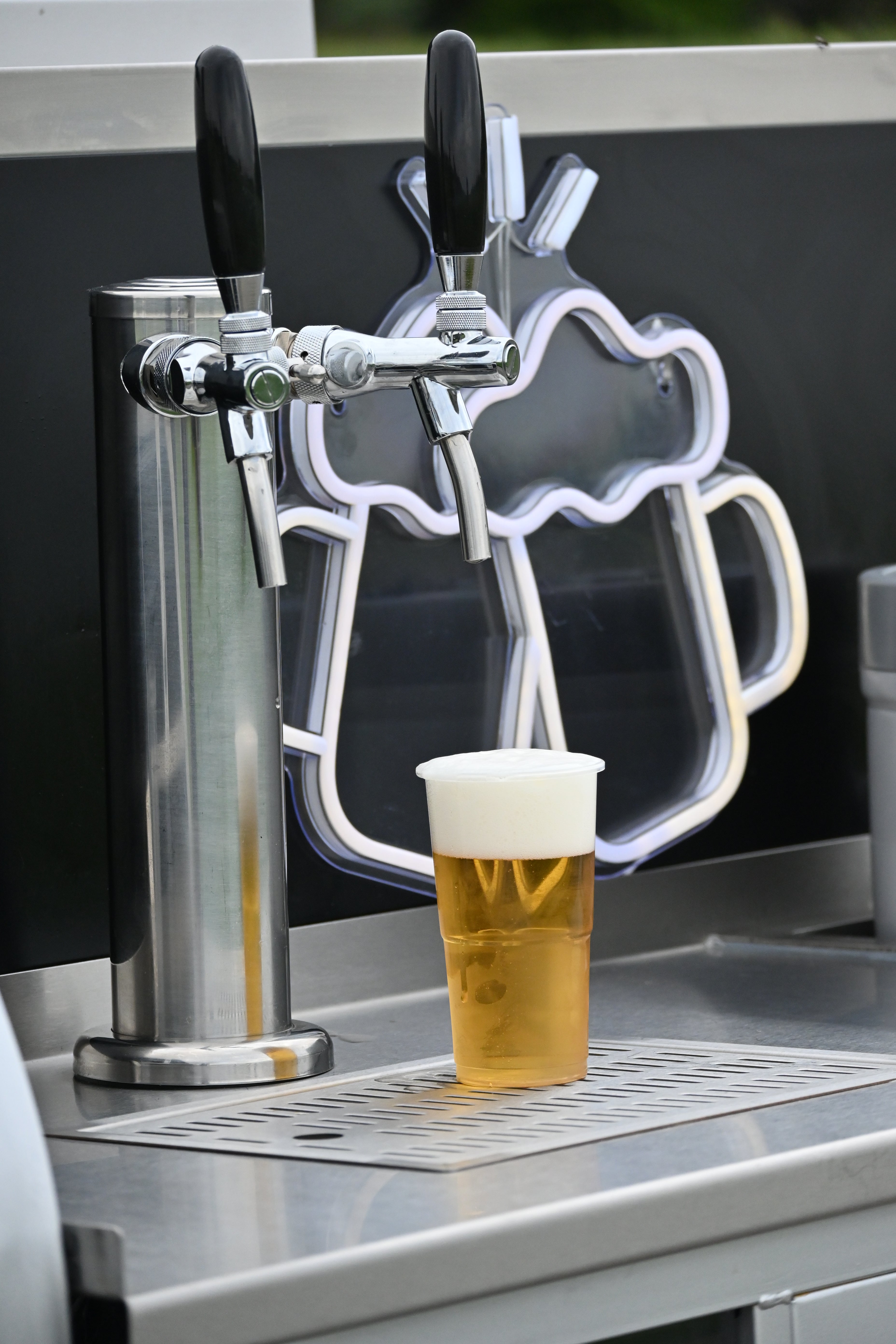 Bierwagen, Ausschankwagen, Zapfanlage, Biermobil, Bier Ape, Partymobil, Partydreirad, Schankwagen,Kühlwagen – 2