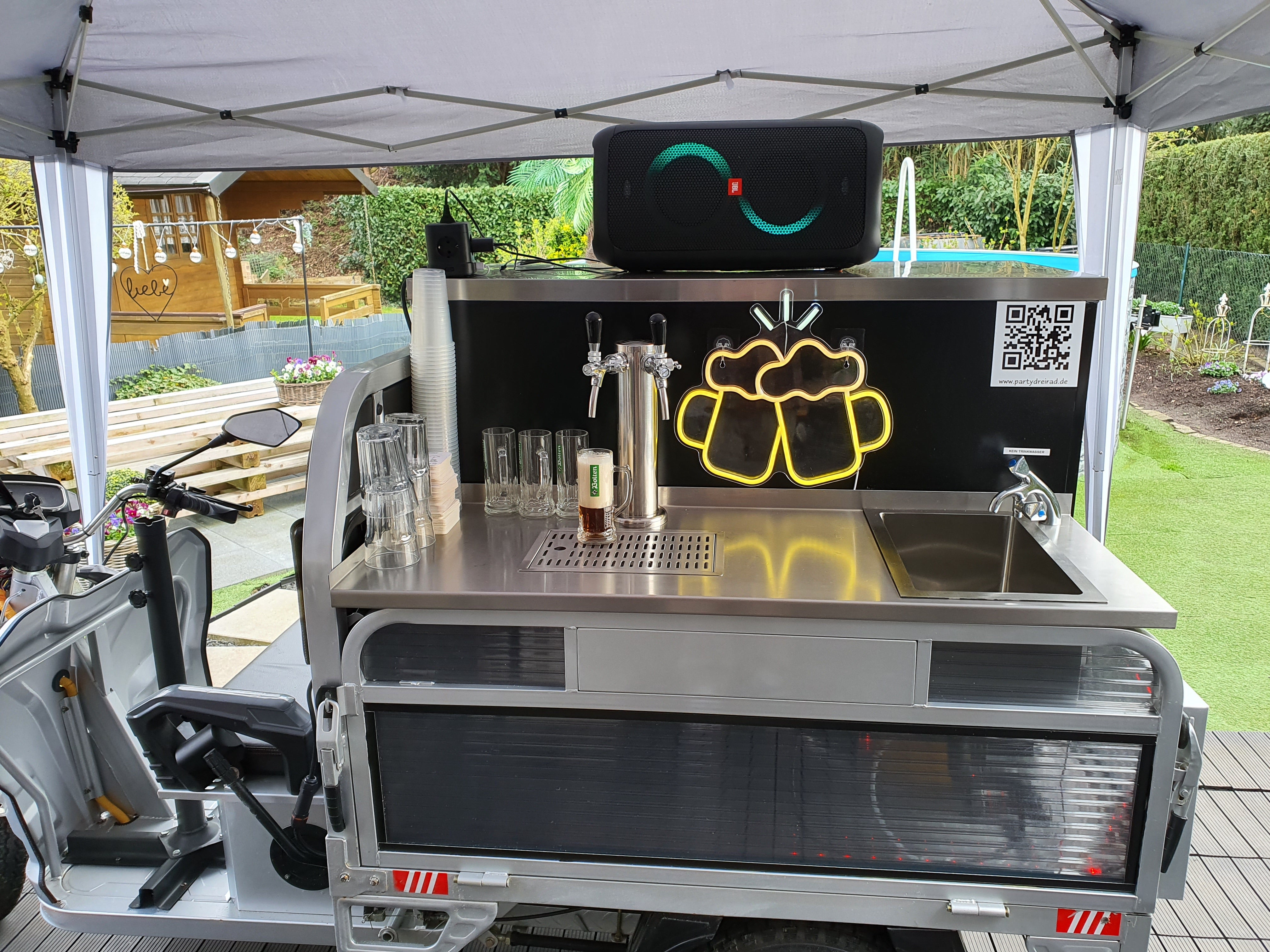Bierwagen, Ausschankwagen, Zapfanlage, Biermobil, Bier Ape, Partymobil, Partydreirad, Schankwagen,Kühlwagen – 4