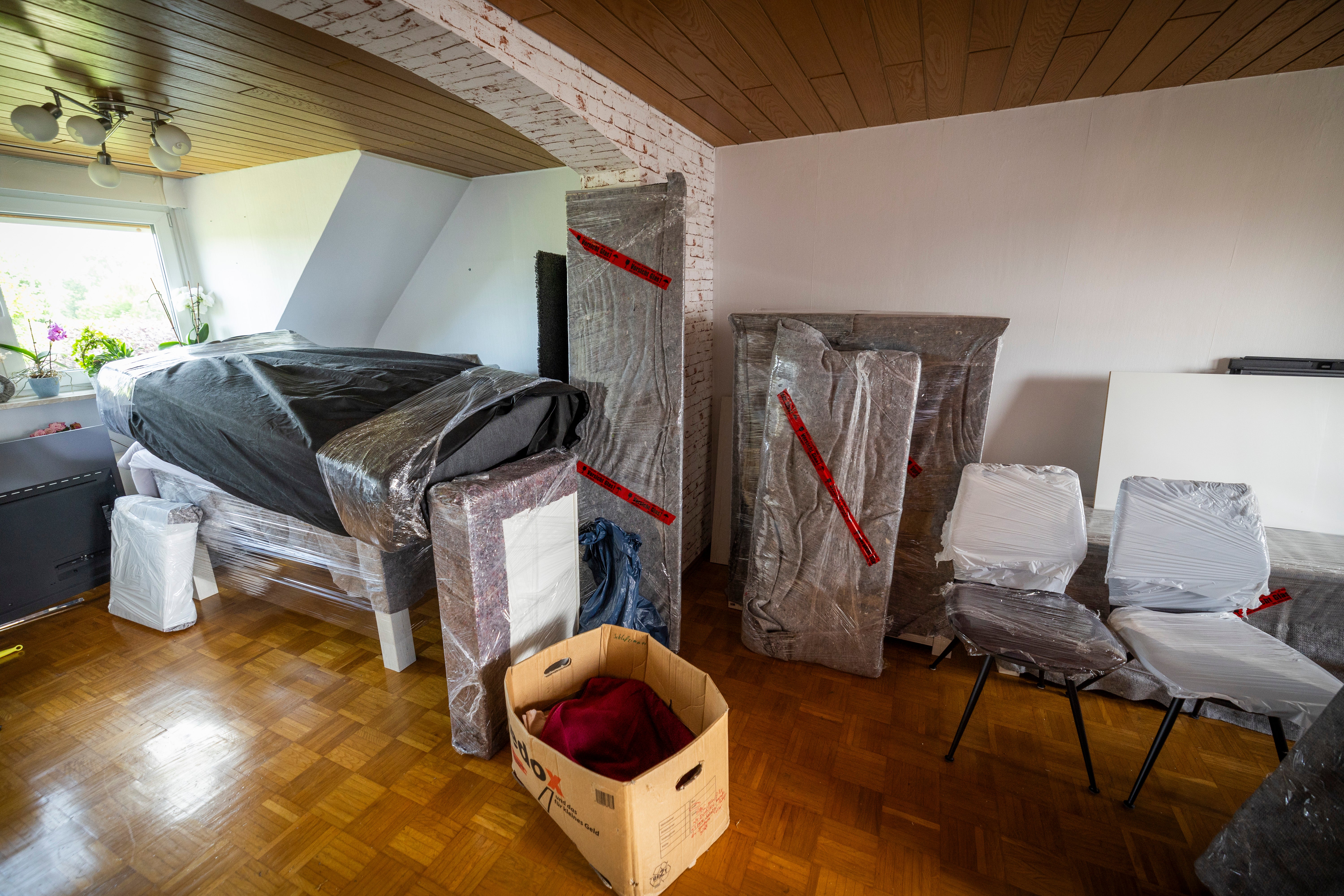 Möbelaufzug Umzugslift Möbellift Schrägaufzug Umzugshelfer Seitenaufzug 18m mit Bediener + Tragehilfe für Lieferung Umzug Transport Herne - NRW – 4