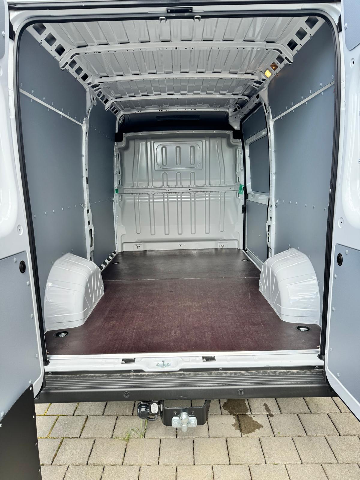 Transporter Peugeot Boxer L2 H2 Kastenwagen – 4