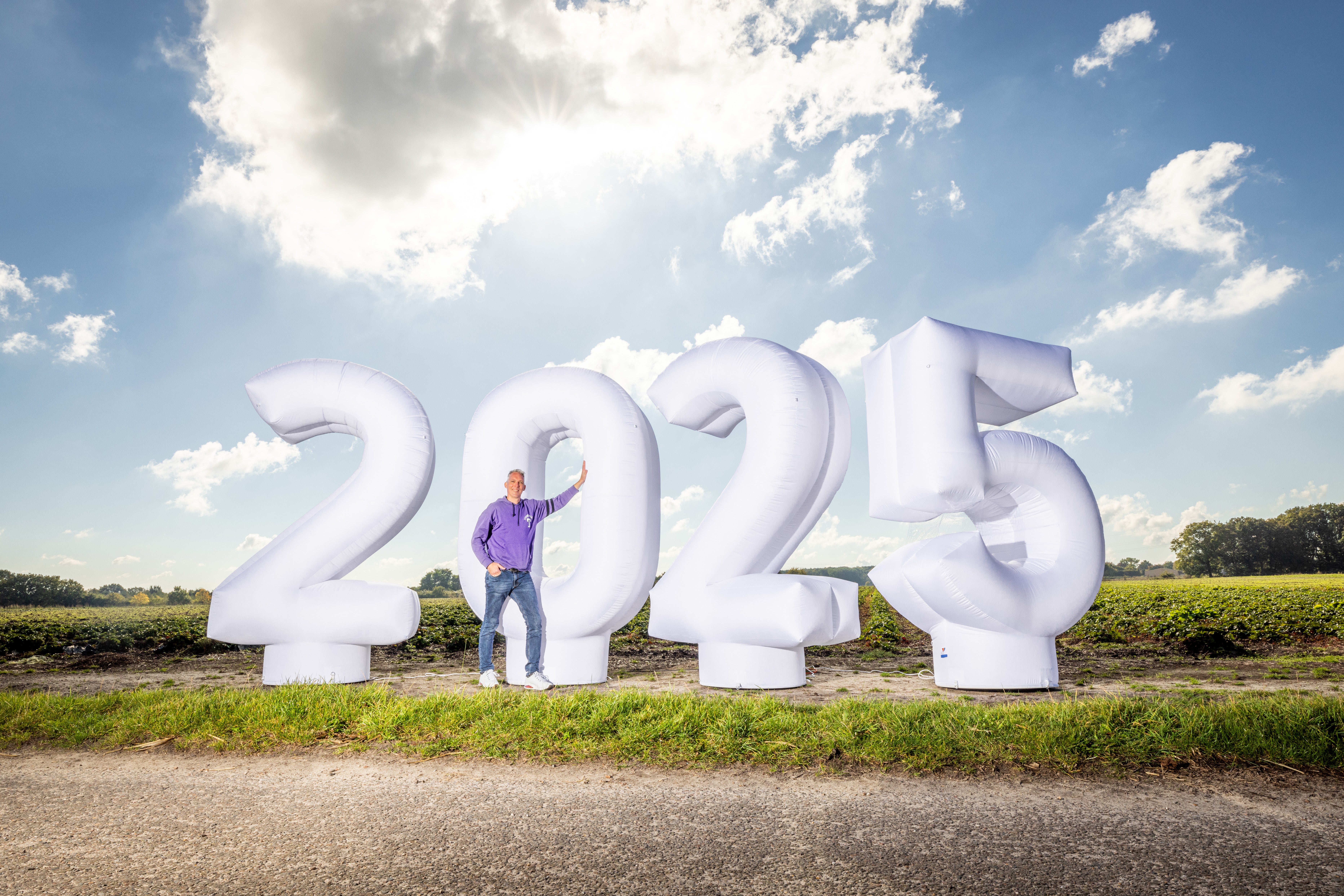 Aufblasbare Zahlen 2025 in 3 Metern für Bühne oder Silvesterfeier und Events in 2025 in weiß und mit Beleuchtung – 4