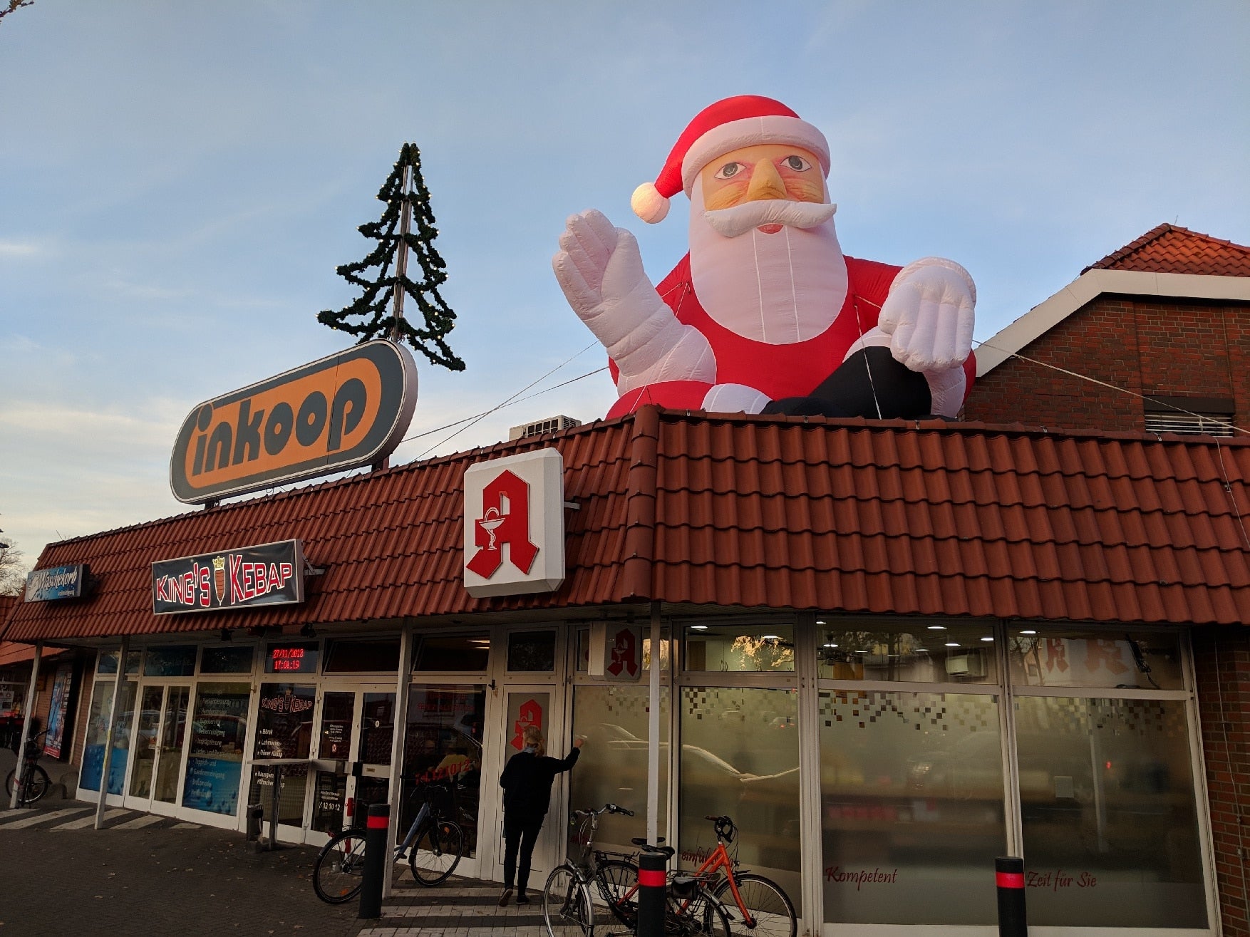 Aufblasbarer Weihnachtsmann, Santa Clause, aufblasbar, XXL, Winterdekoration, Weihnachtsdekoration, Weihnachtsmann XXL