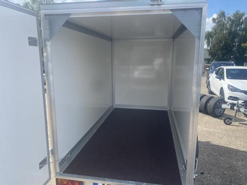 Kofferanhänger 1300 Kg mit 100 Kmh Zulassung 1 Achser – 4