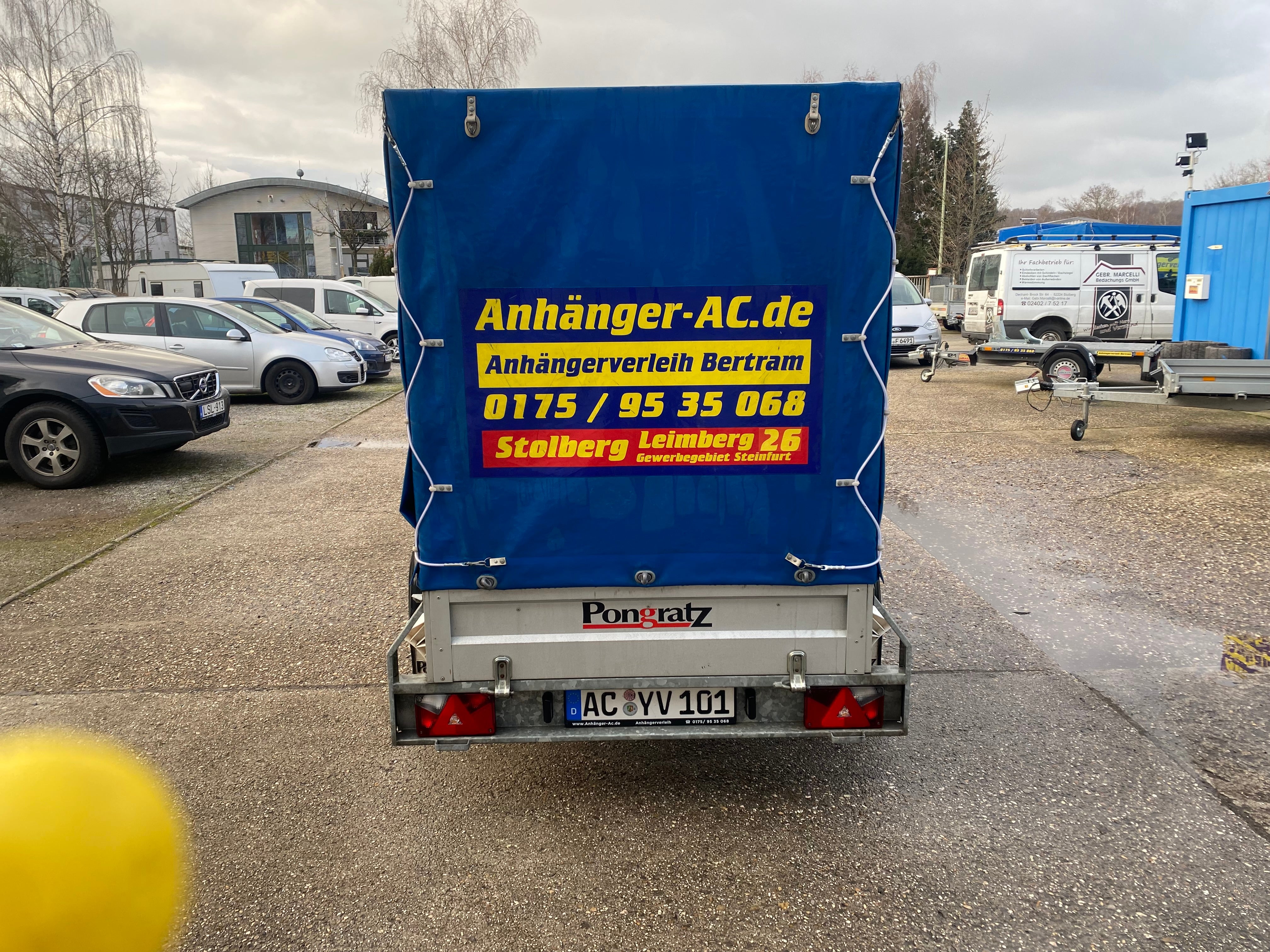 Planenanhänger / Kastenanhänger - Tieflader geschlossen 1300 Kg – 2