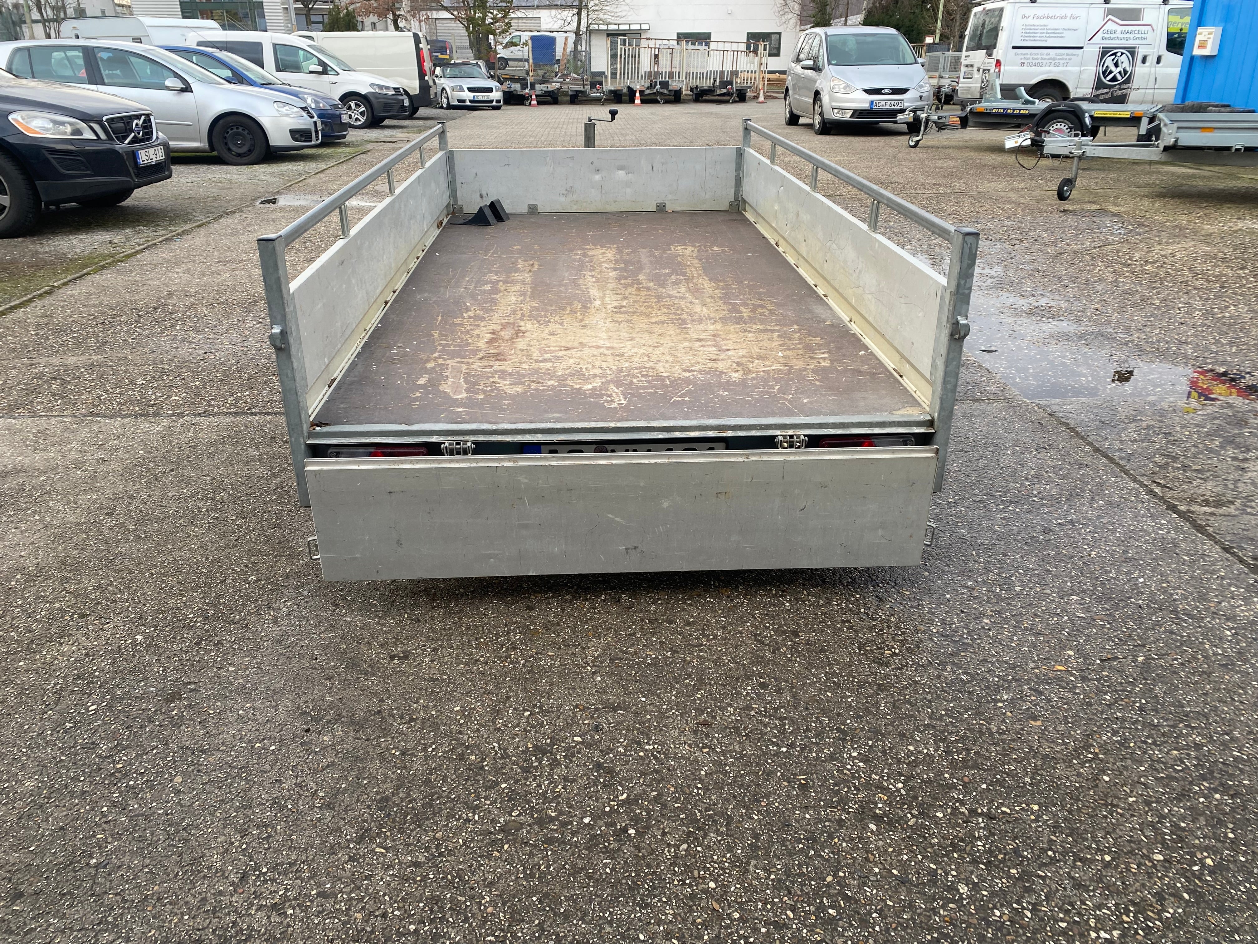 Kastenanhänger / Tieflader 2000 Kg  2 Achser – 3