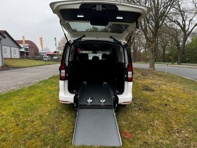 Opel Combo / VW Caddy mit Rollstuhlrampe - 5 Sitzer – 3