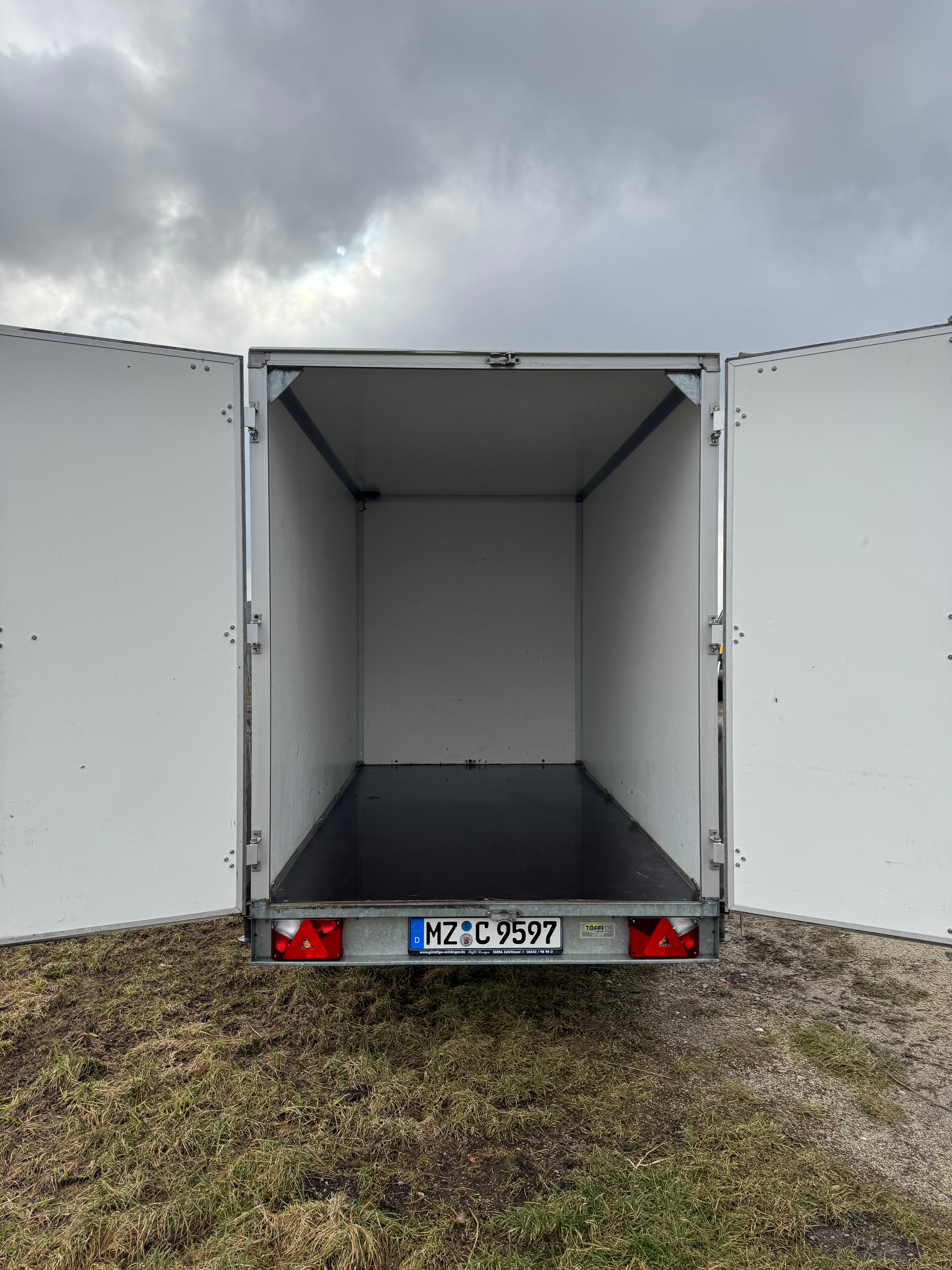 Kastenanhänger zu Vermieten – 3