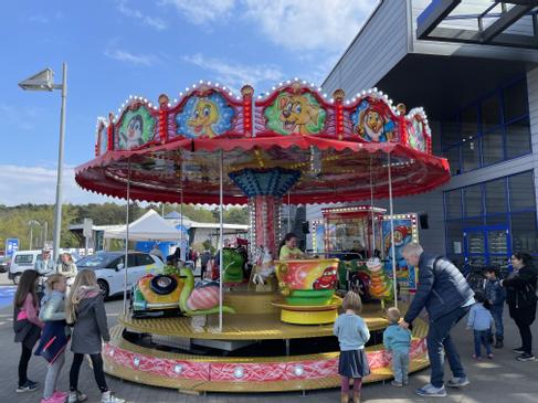 Kinderkarussell, Kinder Karussell "Kindertraum" mit 22 Sitzplätzen, Nostalgie Märchenkarussell – 2