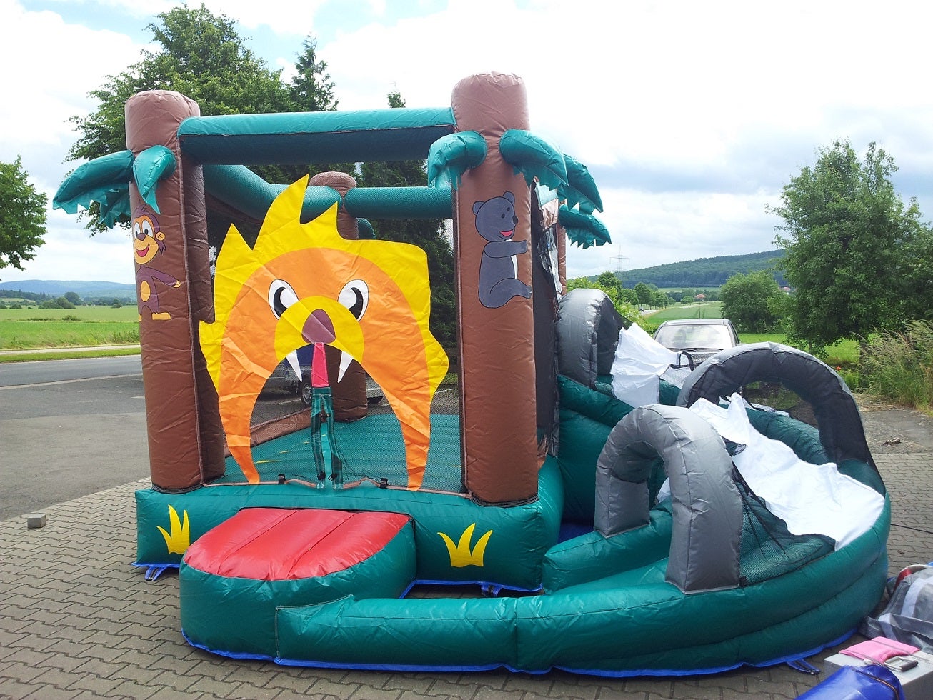 Hüpfburg mieten, Hüpfburgen Vermietung, Hüpfburg Verleih, Kletterberg / Riesenrutsche / Schloss / Dschungel / SpongeBob/ Piraten / Circus inkl. Zubehör, Lieferung, Auf- und Abbau – 2