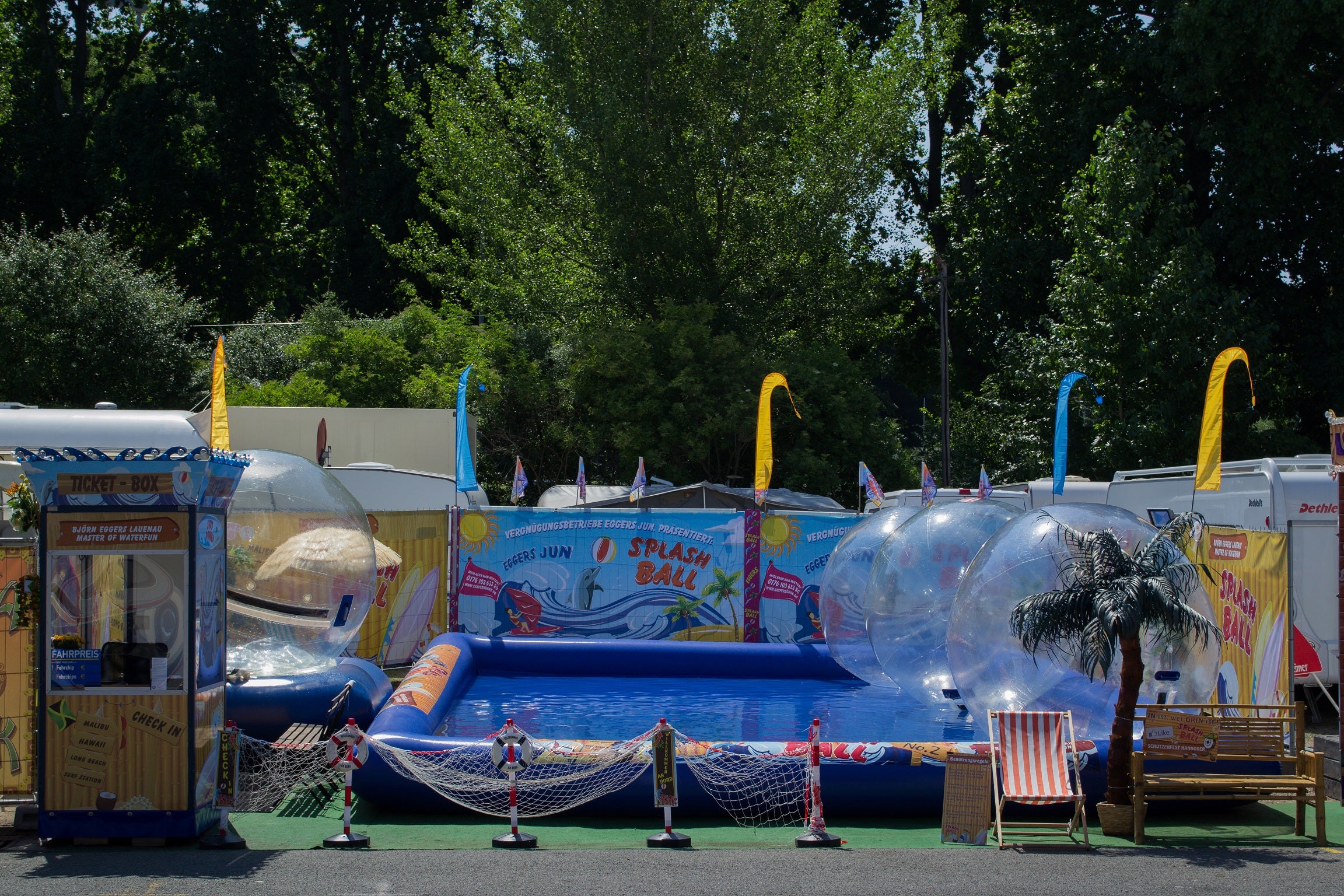XXL Aqua Balls / Aqua Zorbing / Wasserball Arena / Water-Walking Balls inkl. 1 Eventbetreuer + Pool 8,5 x 7 m – 4