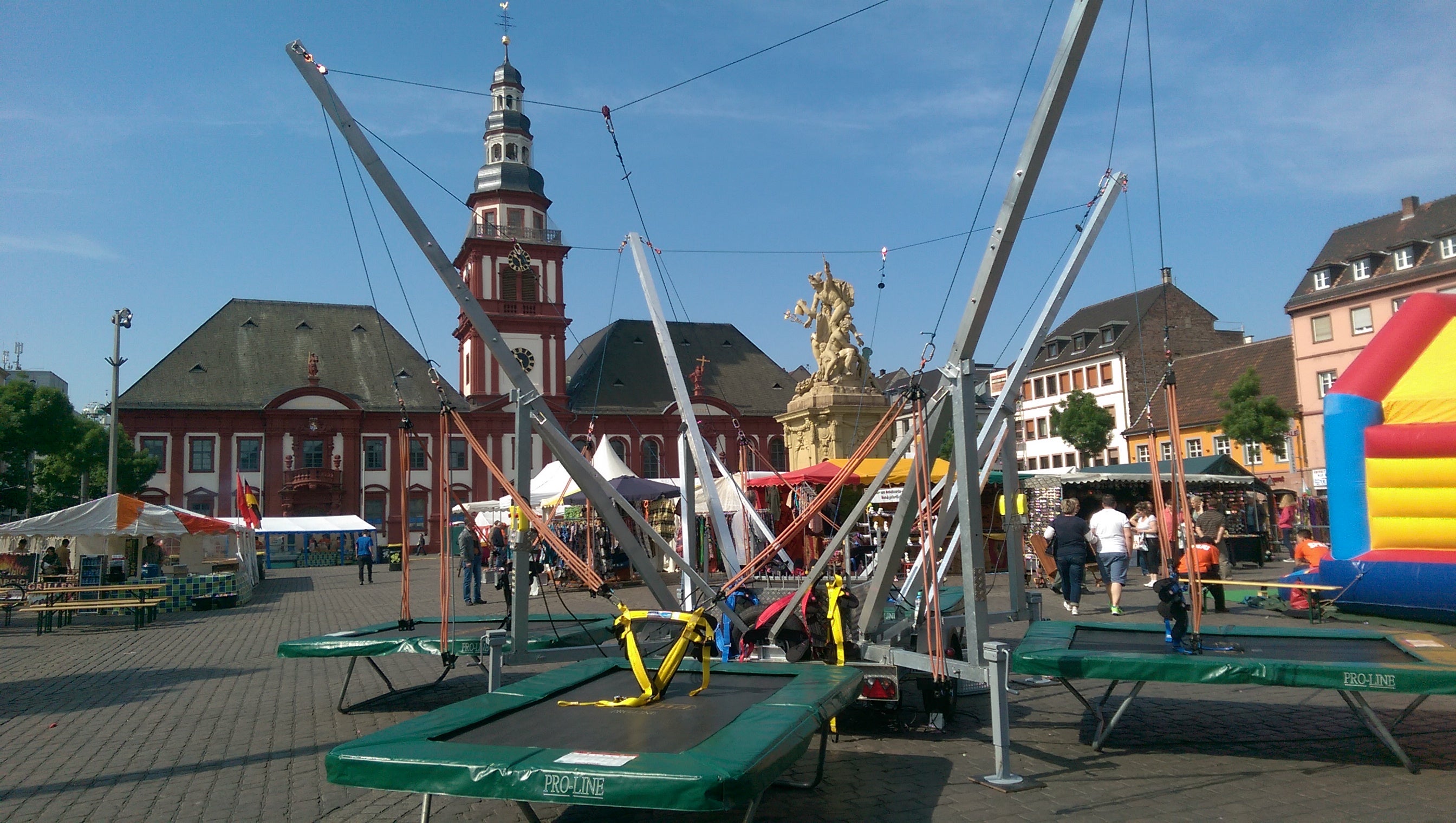 4er Bungee Trampolin Anlage SKYLINE JUMPER inkl. 2x Betreuung, Lieferung, Auf-und Abbau – 4