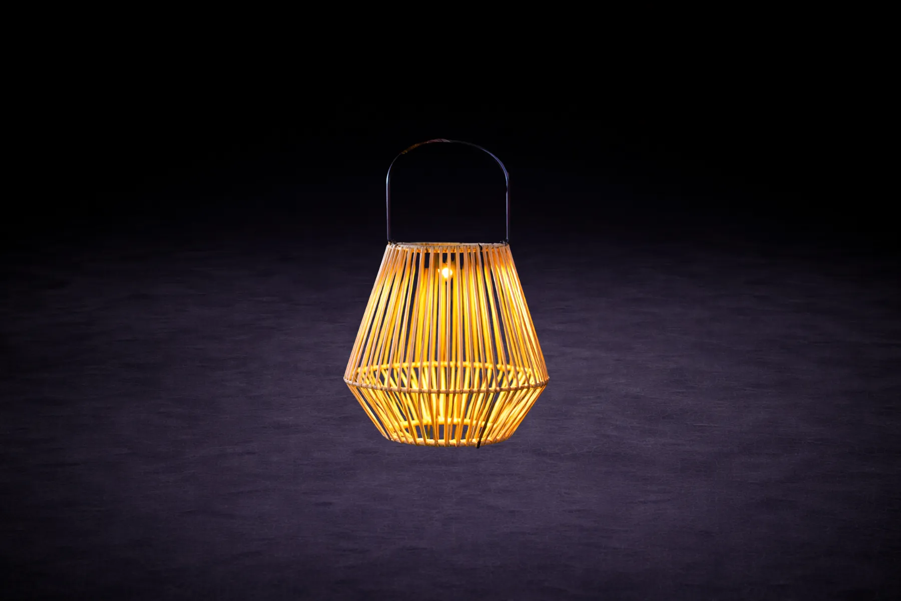 LED Hängelampe mieten – LED-Leuchte für Event & Lounge
