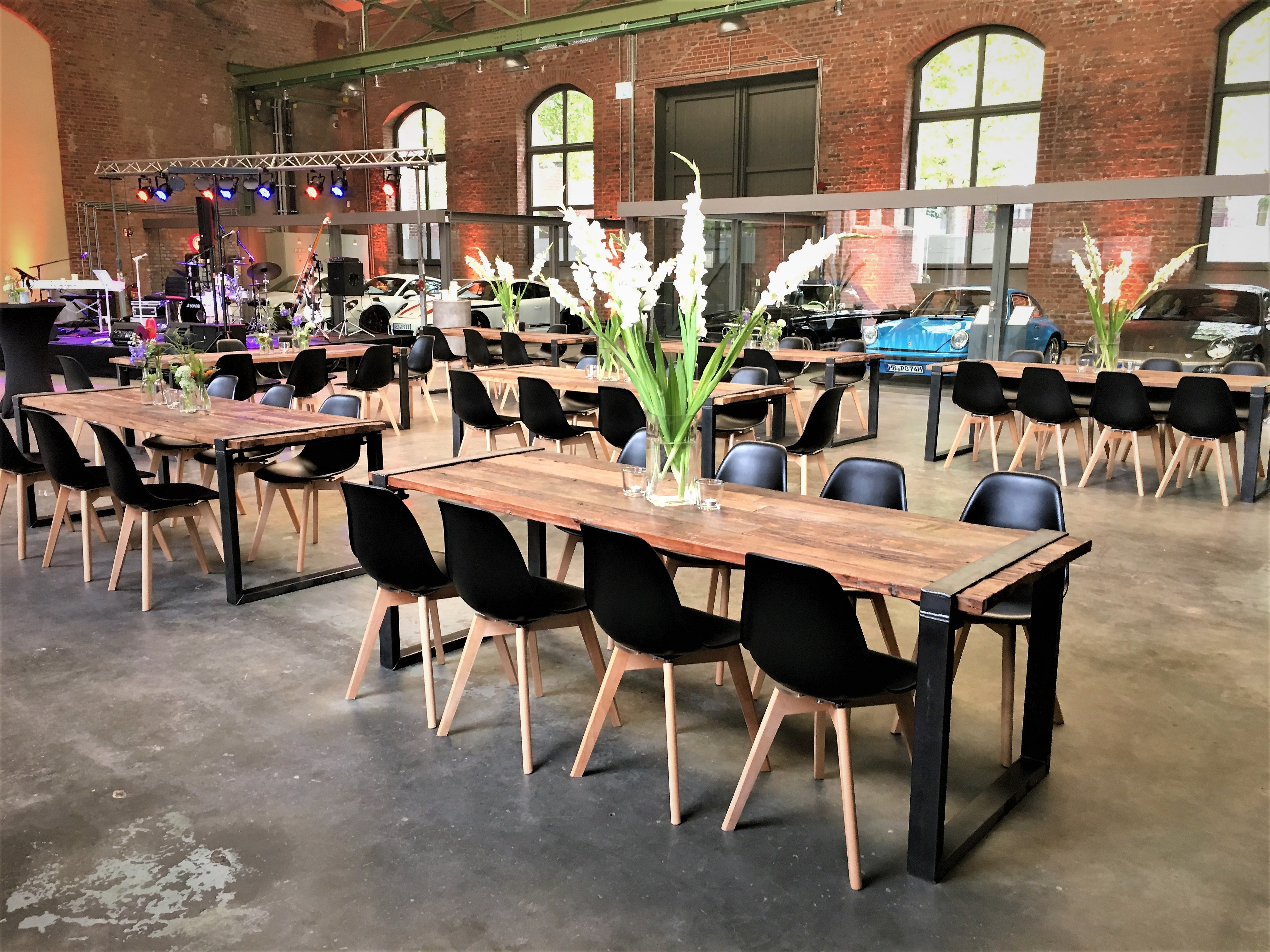 Diningtisch im Industrialstyle, Stuhl Keeve schwarz, Holzbohlentisch im Vintagestyle, Designerstuhl – 3