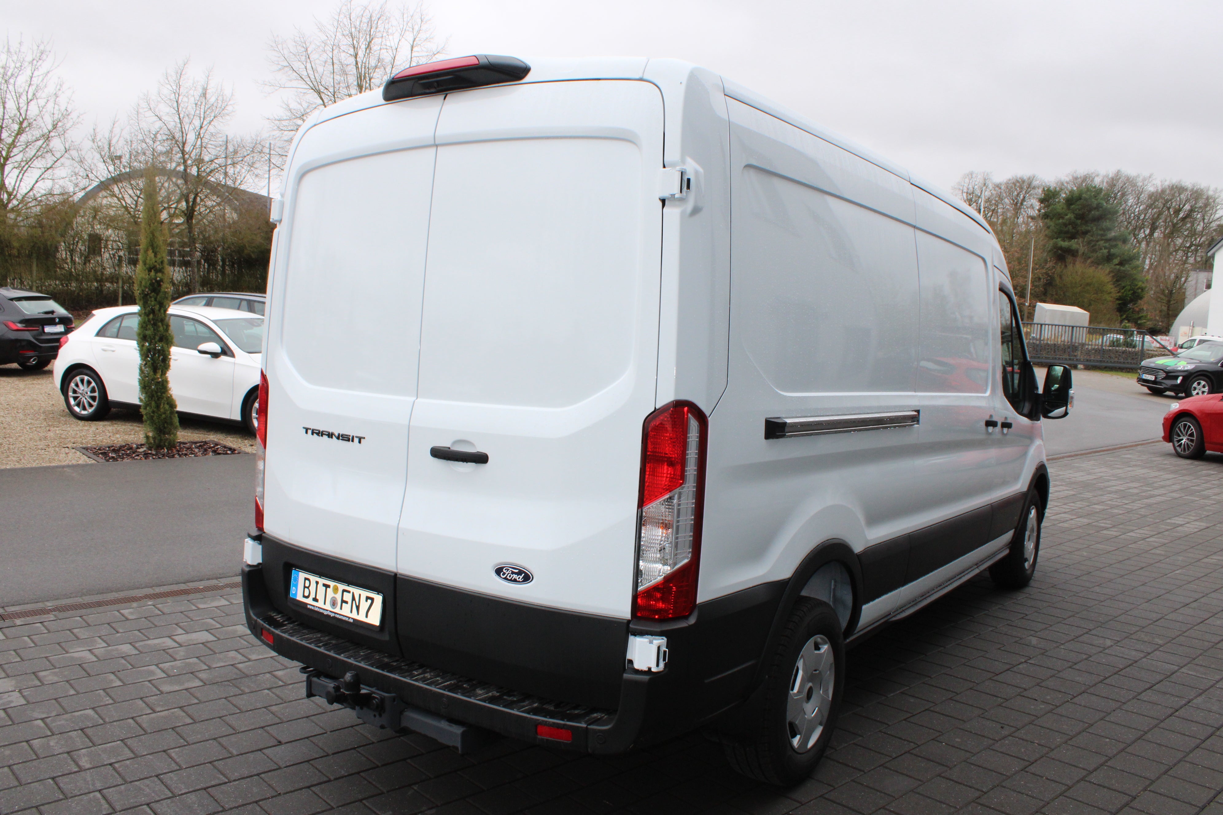 Ford Transit L3H2 mieten – Kastenwagen Transporter für Umzug & Transport – 2