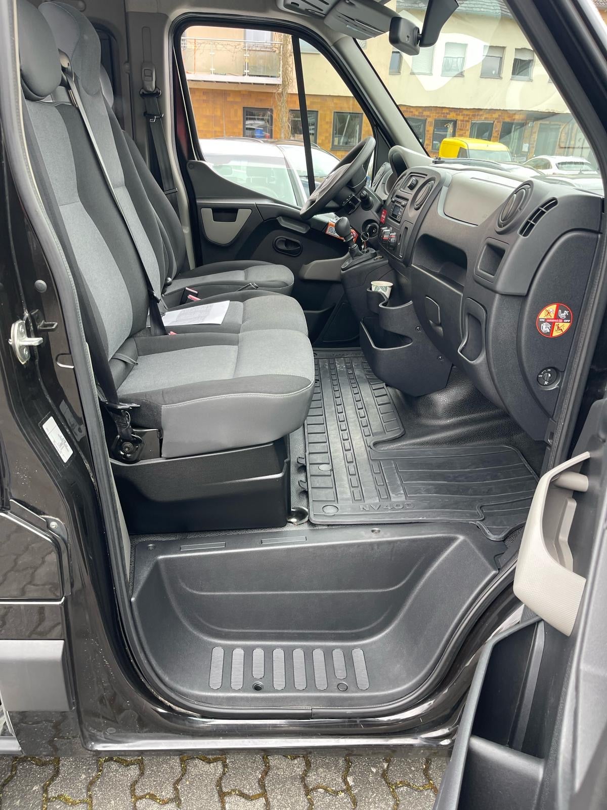 9 Sitzer VIP Shuttle mit großer Ladefläche – 3
