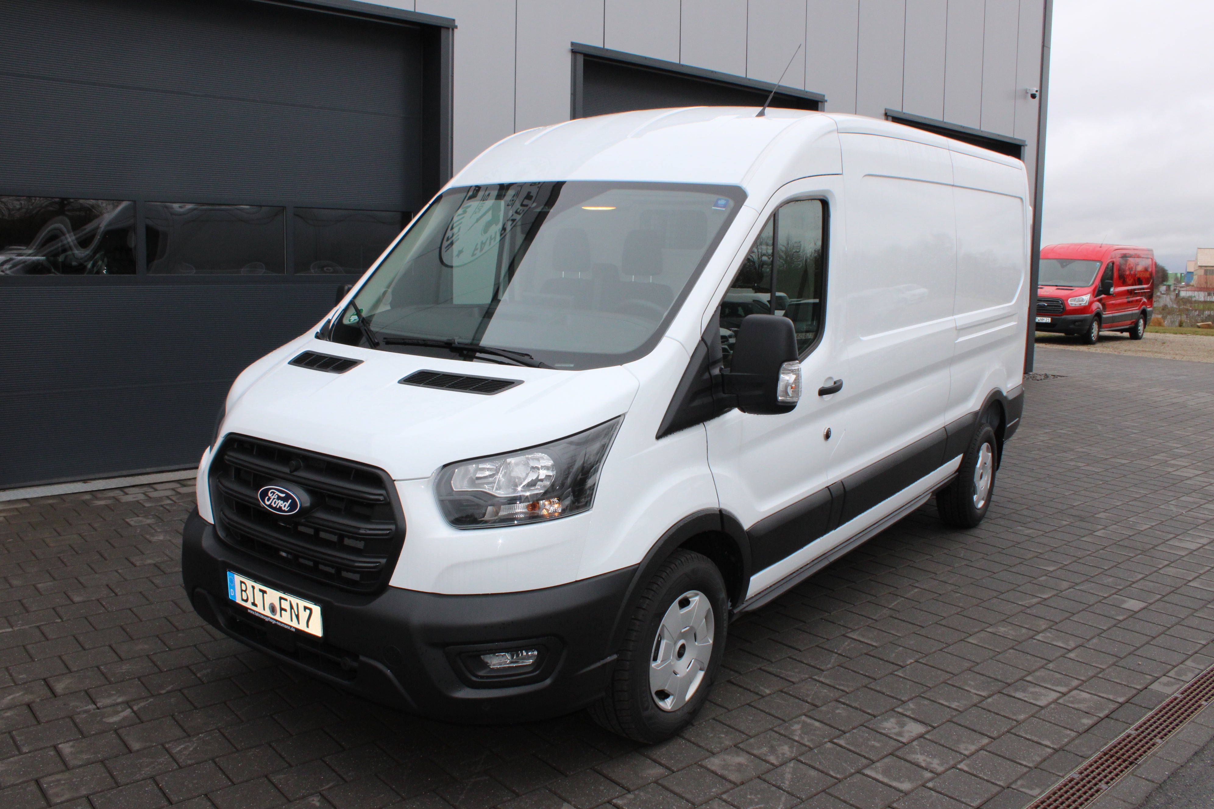 Ford Transit L3H2 Kastenwagen Transporter Umzug Transport