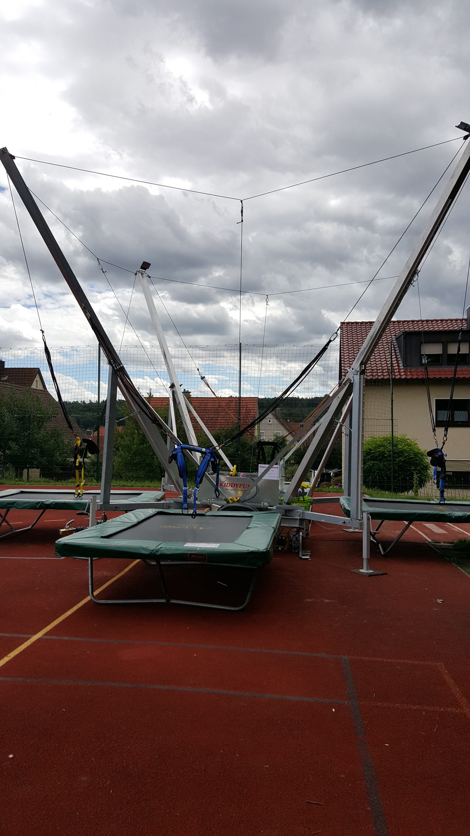 ALL-INCLUSIVE Bungee-Trampolin für 4 Personen – 2