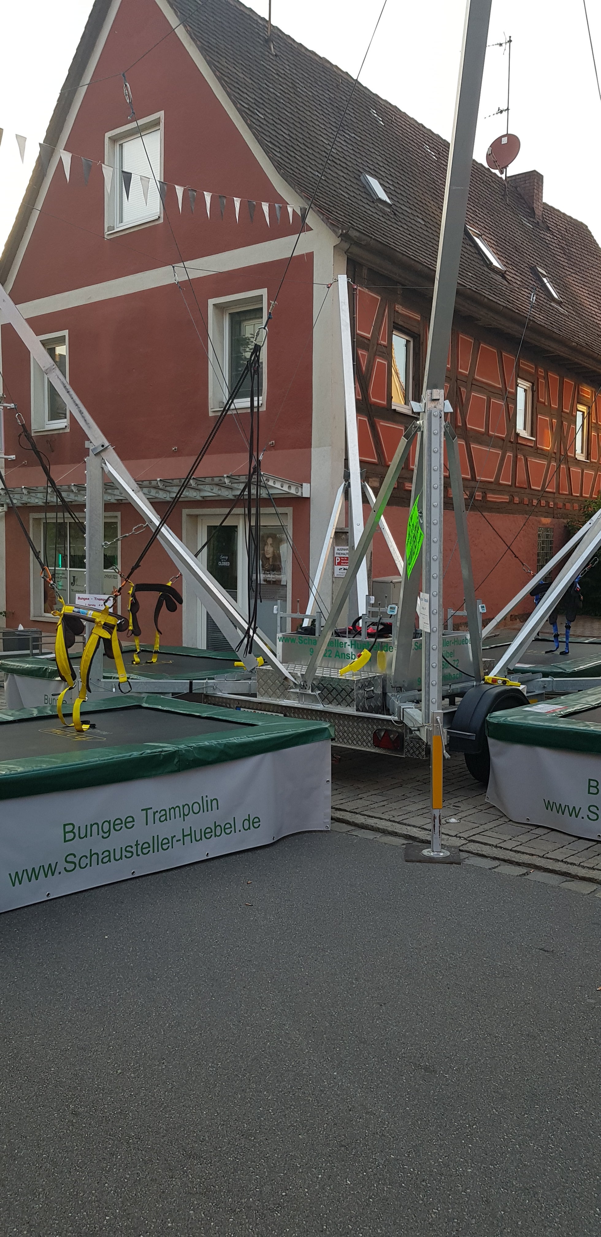ALL-INCLUSIVE Bungee-Trampolin für 4 Personen – 3