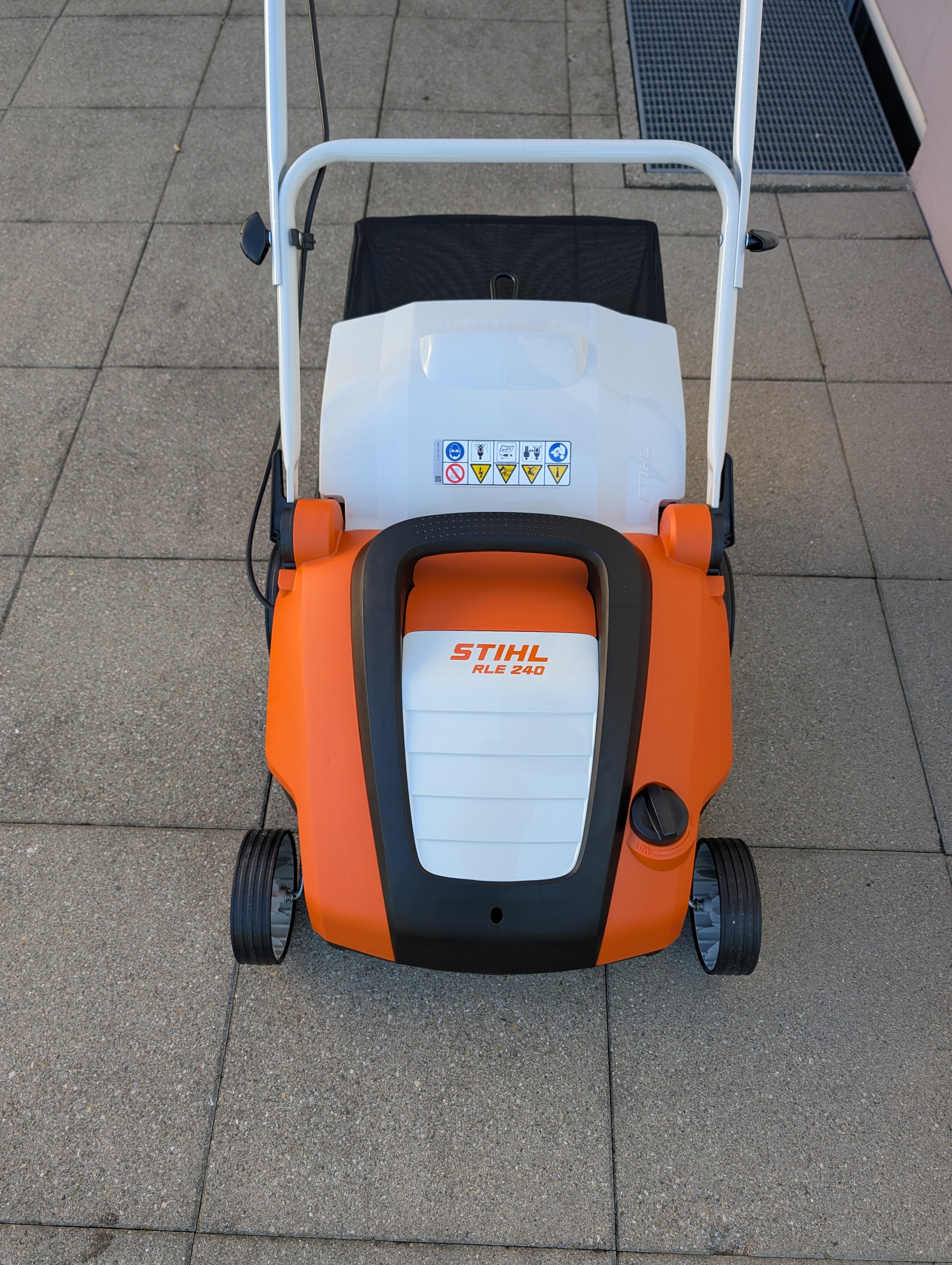 Profi Elektro Vertikutierer / Rasenlüfter Stihl RLE – 4