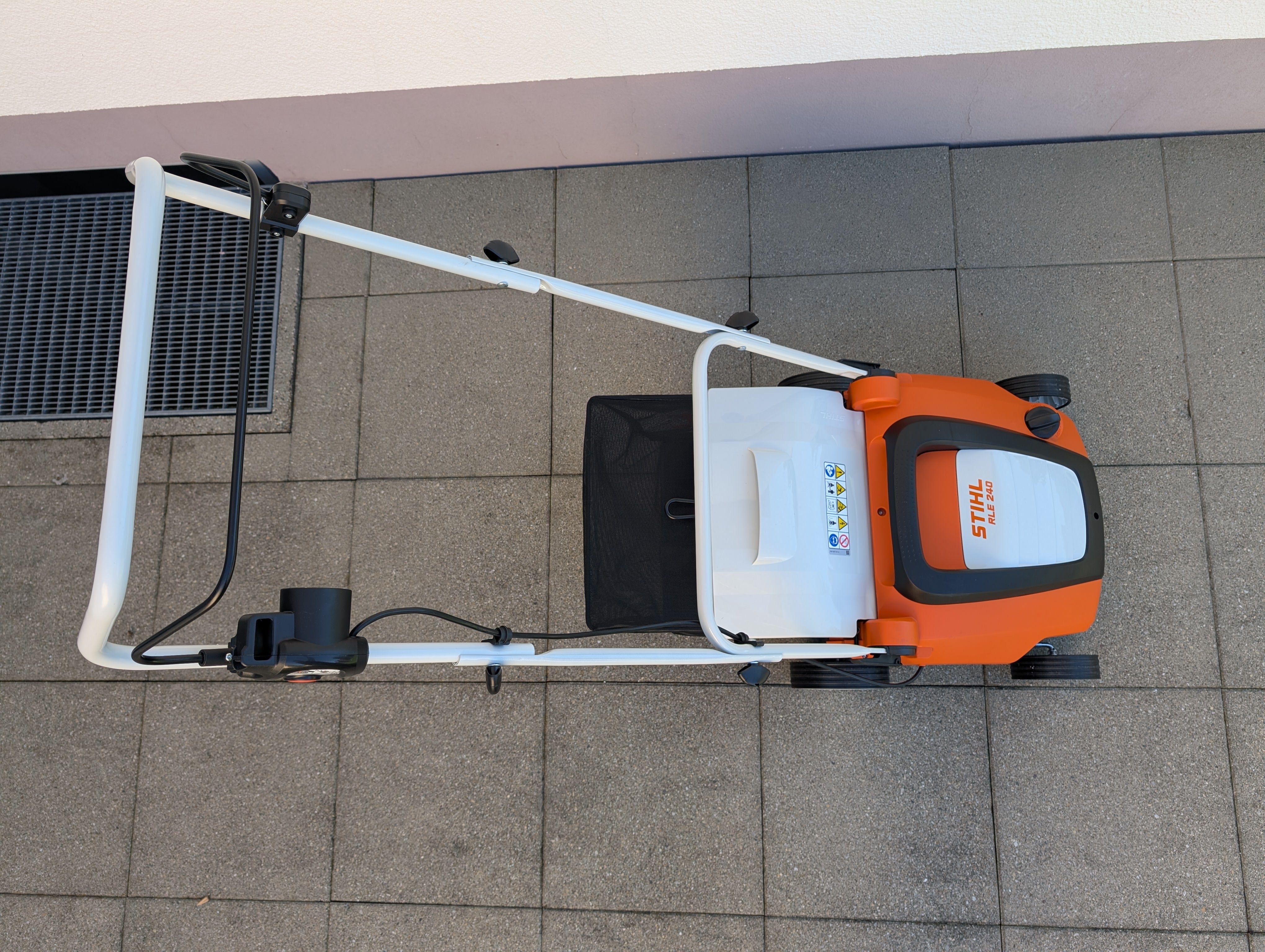 Profi Elektro Vertikutierer / Rasenlüfter Stihl RLE – 3
