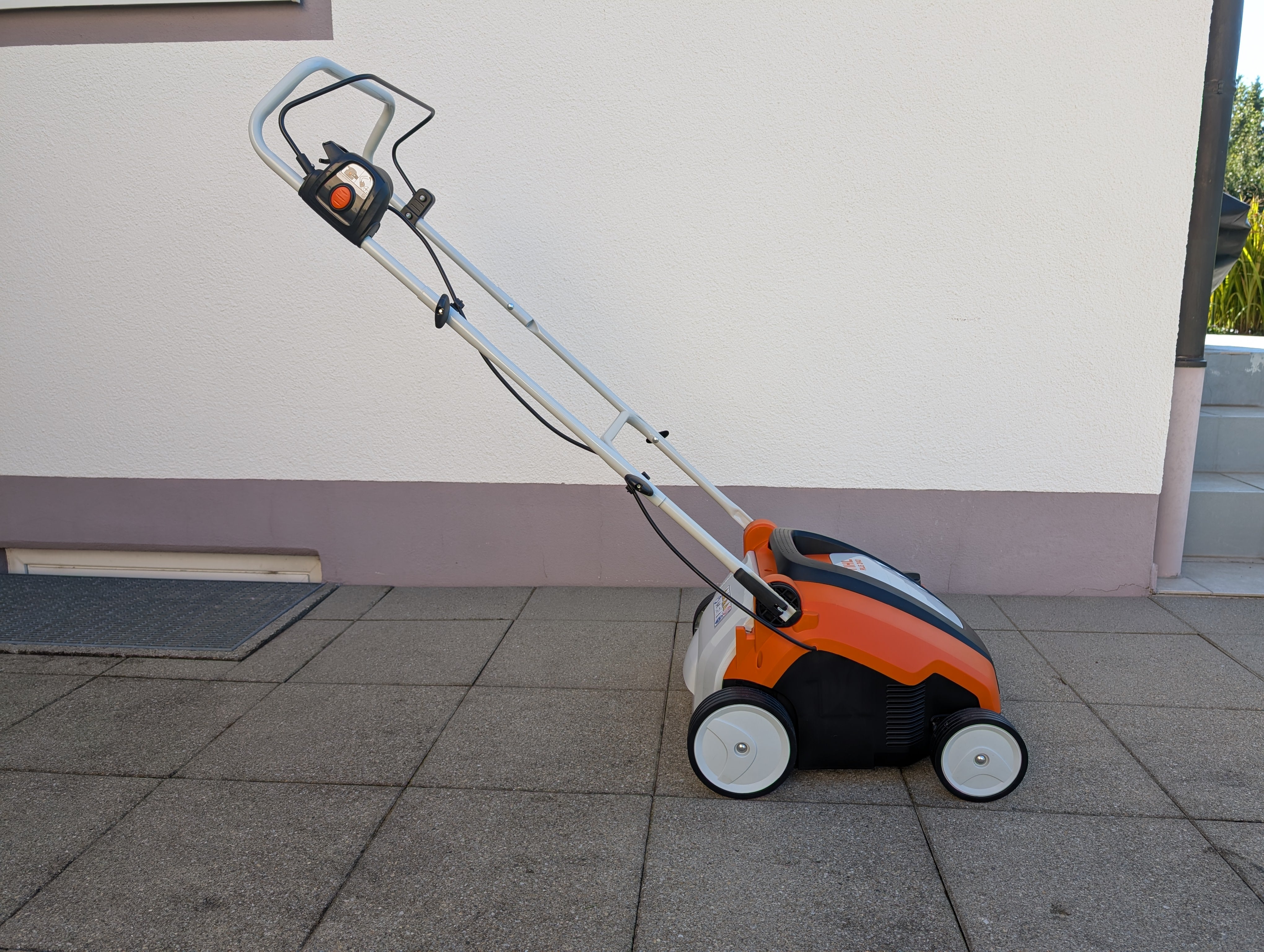 Profi Elektro Vertikutierer / Rasenlüfter Stihl RLE – 2