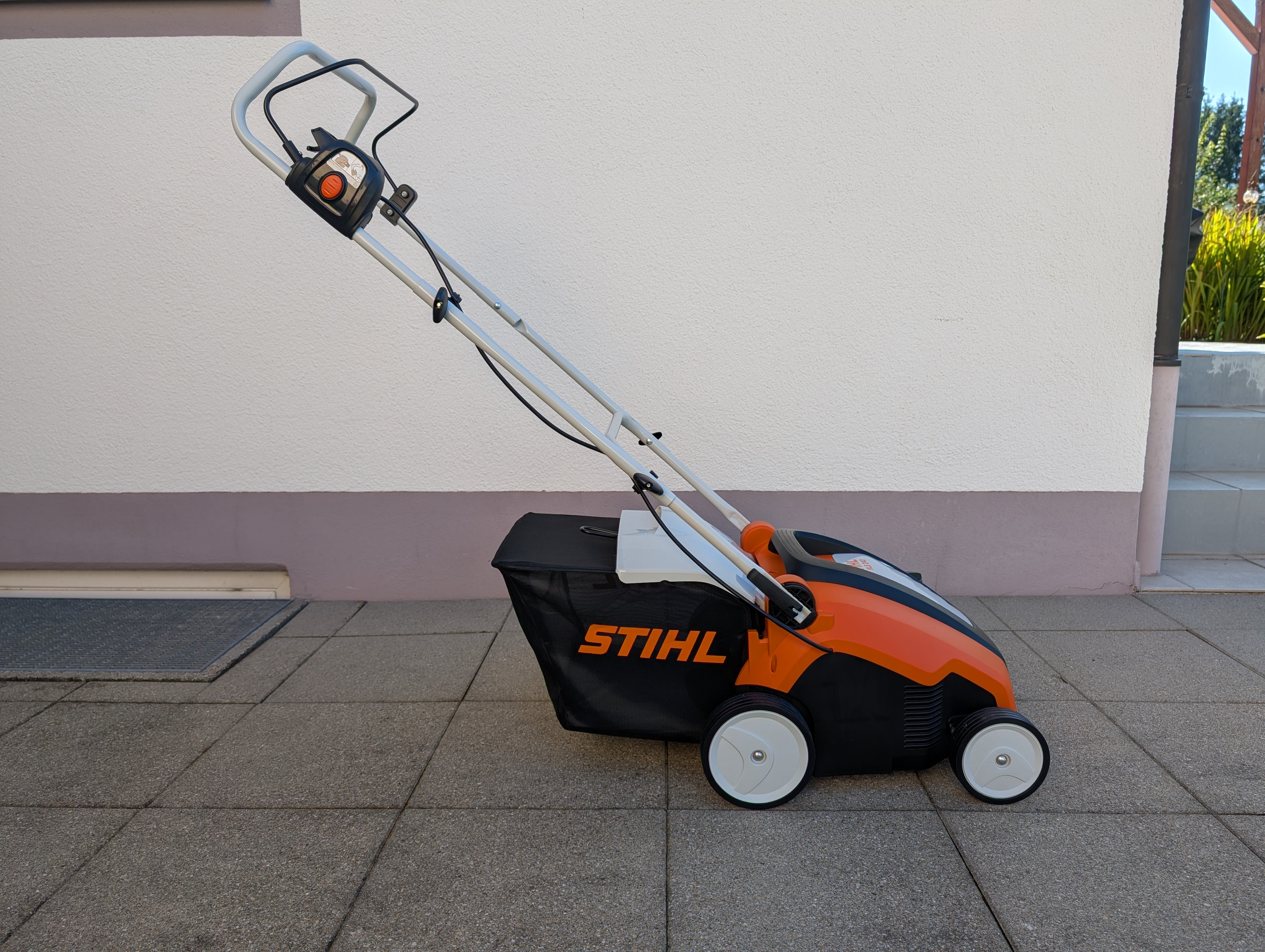Profi Elektro Vertikutierer / Rasenlüfter Stihl RLE