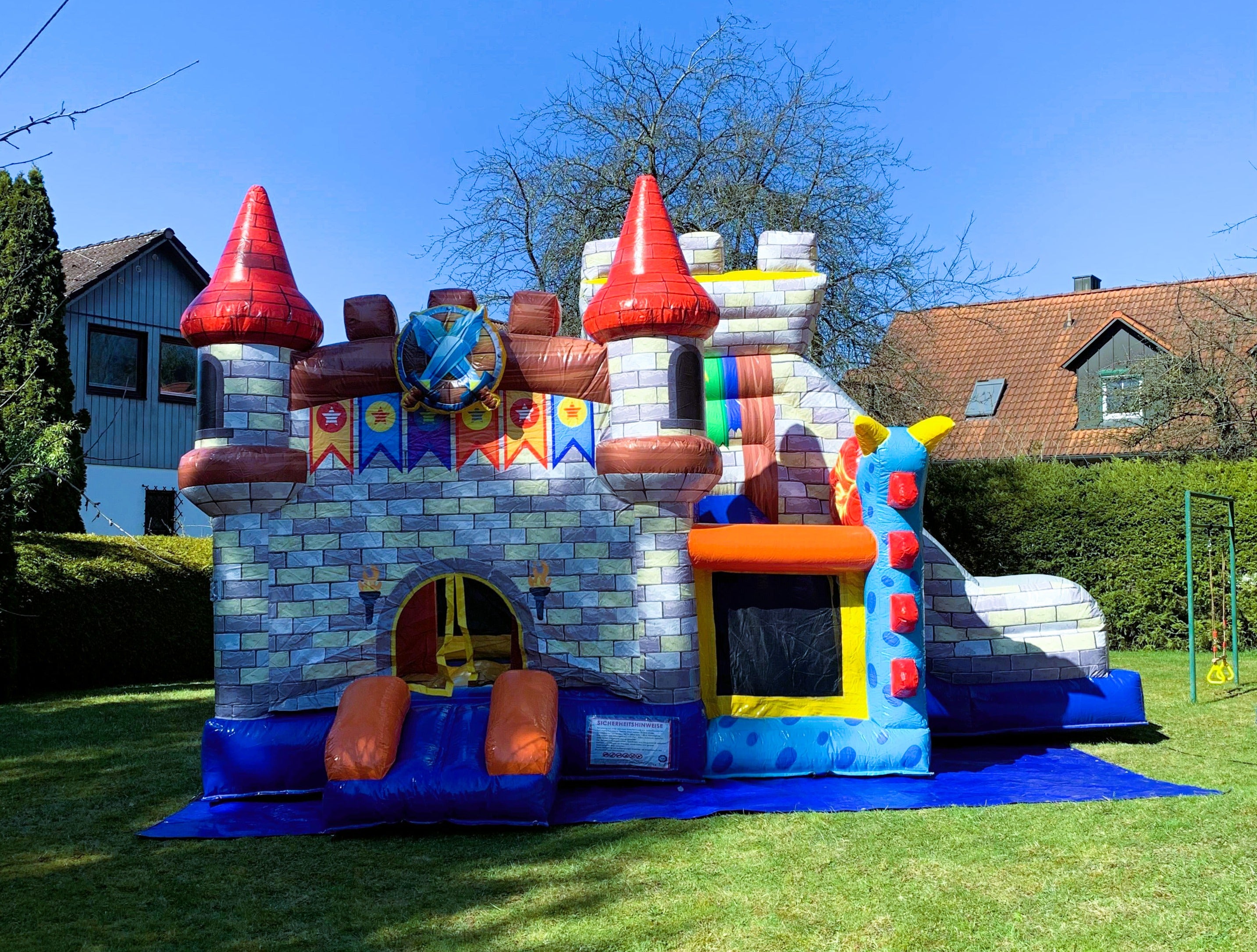 Hüpfburg Ritterburg mit Rutsche mieten | Event