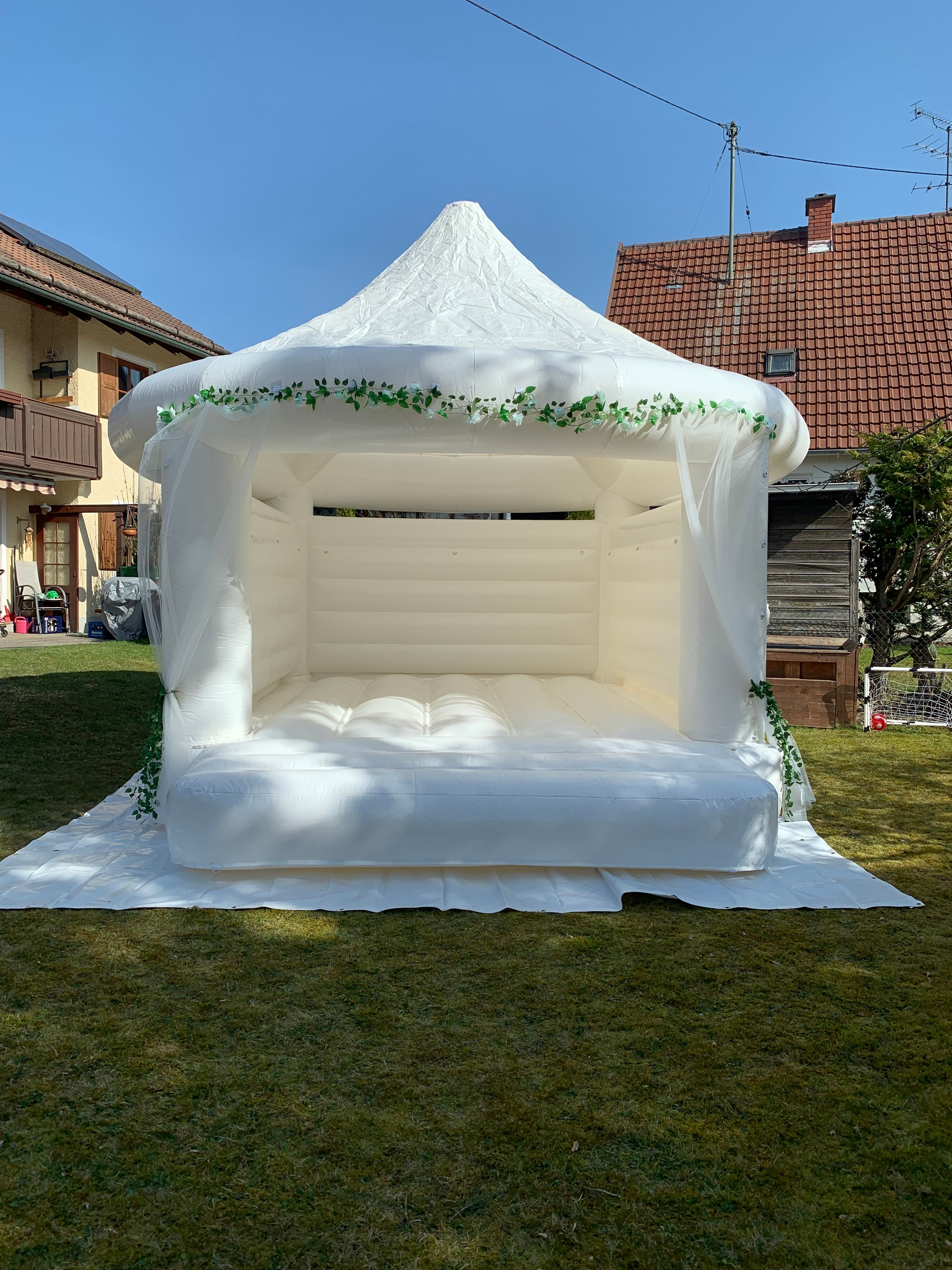 Hochzeitshüpfburg mieten | Highlight für Ihre Hochzeit