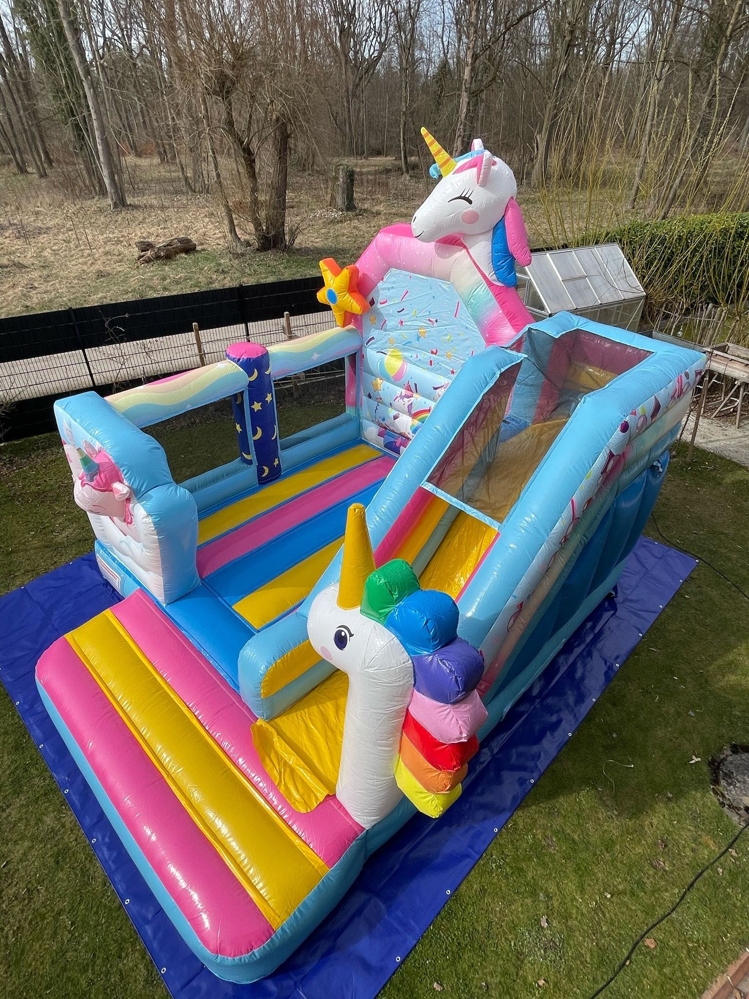 Hüpfburg Einhorn mit Rutsche zu vermieten