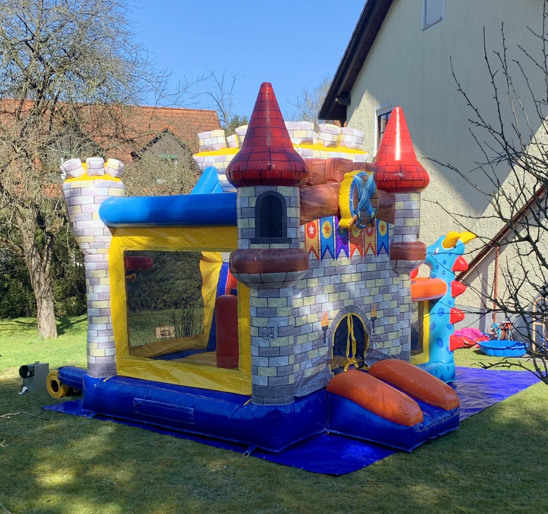 Hüpfburg Ritterburg mit Rutsche mieten | Event – 2