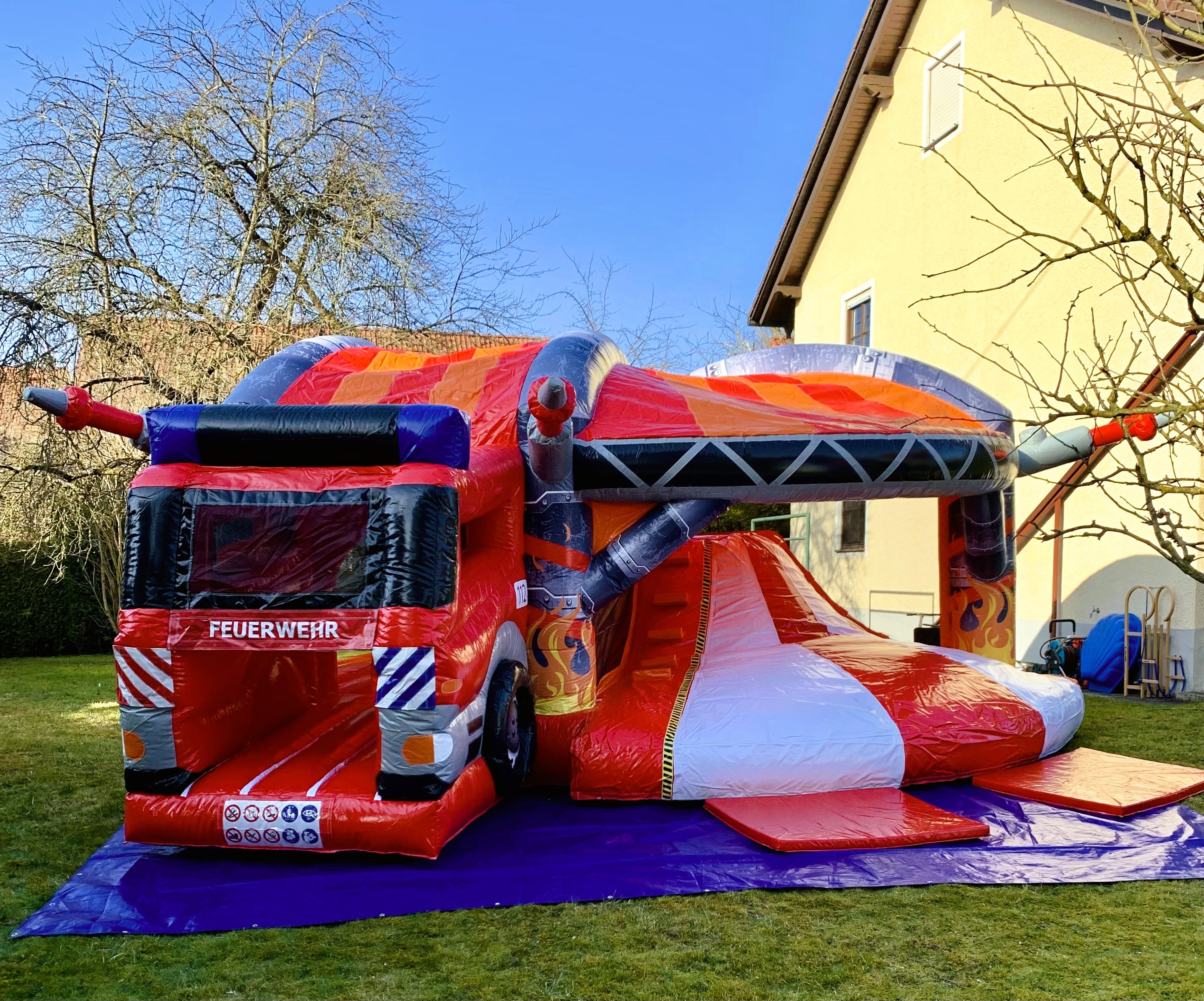 Große Feuerwehr Hüpfburg mit Rutsche | Vereinsfest & Event