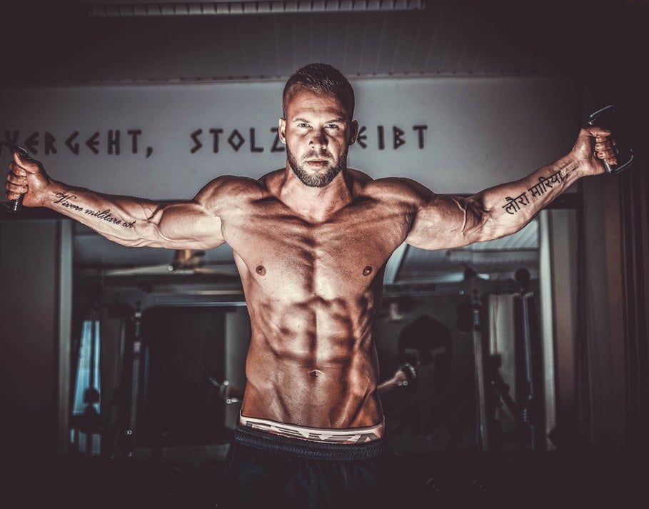 GIRLS JUST WANNA HAVE FUN: MEN STRIP MIT MATT AUS PFORZHEIM – 3
