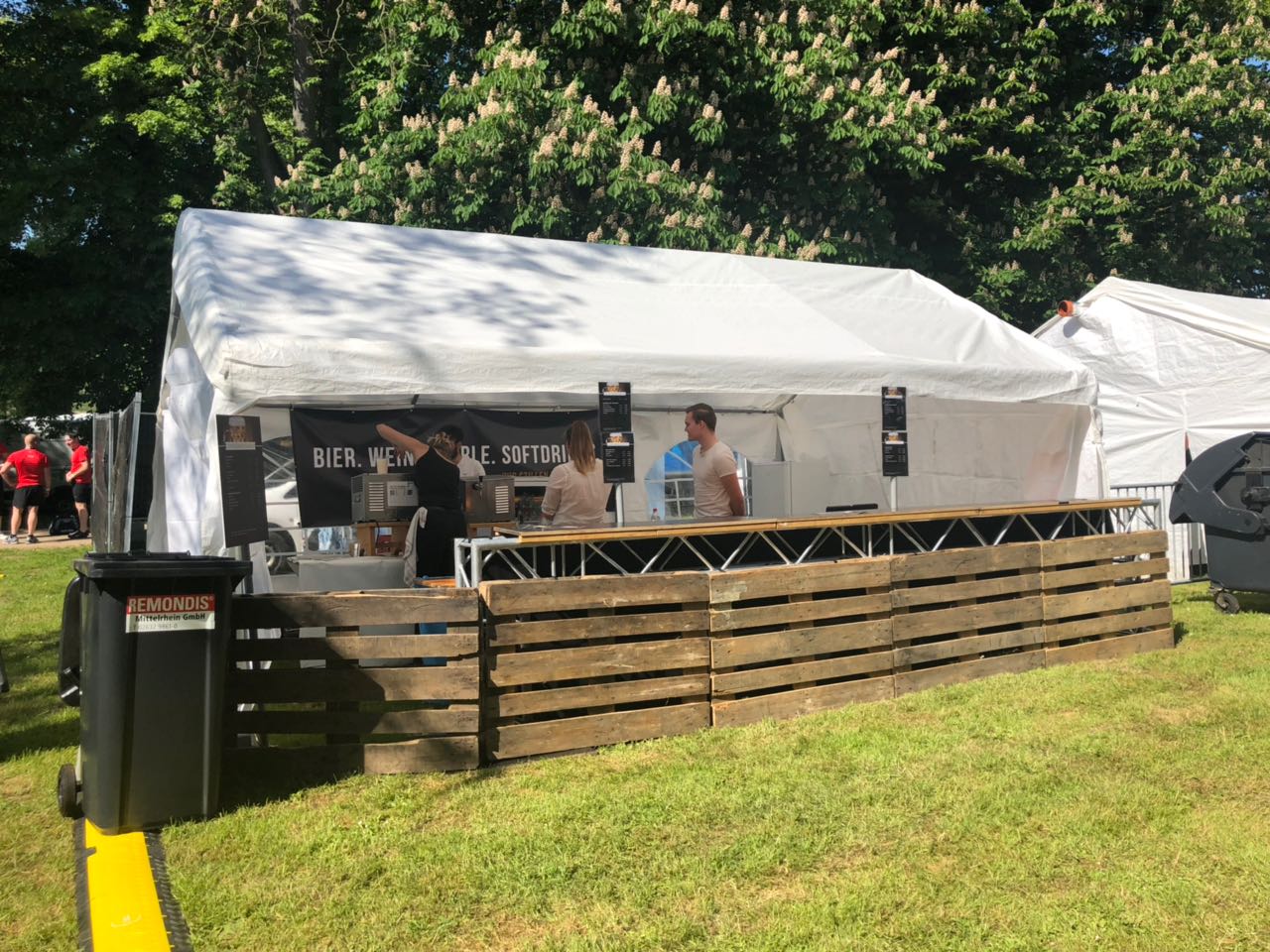 Zelt / Pavillon / Partyzelt – 2