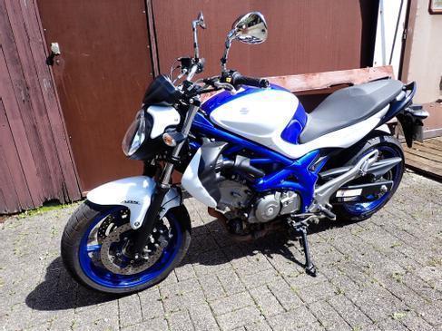 Kawasaki ER 6 N mit ABS oder Suzuki Gladius 650 – 2