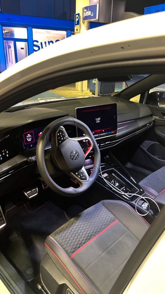 VW Golf 8 GTI Clubsport 149€ 300 PS Sportwagen mieten in Wiesbaden – 2