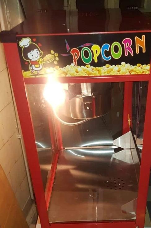 Profi Popcornmaschine Popcornmaker XXL Fun Food Event Party Messe frisches warmes Popcorn Puplikumsmagnet Giveaways mieten leihen – 3