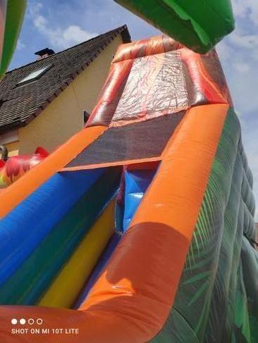 Profi Hüpfburg Luftburg Springburg Dino Vulkan mit Rutsche Jungentraum günstig leihen mieten in Mittelfranken Nürnberg Fürth Erlangen Ansbach Schwabach Lauf Zirndorf Roth – 4