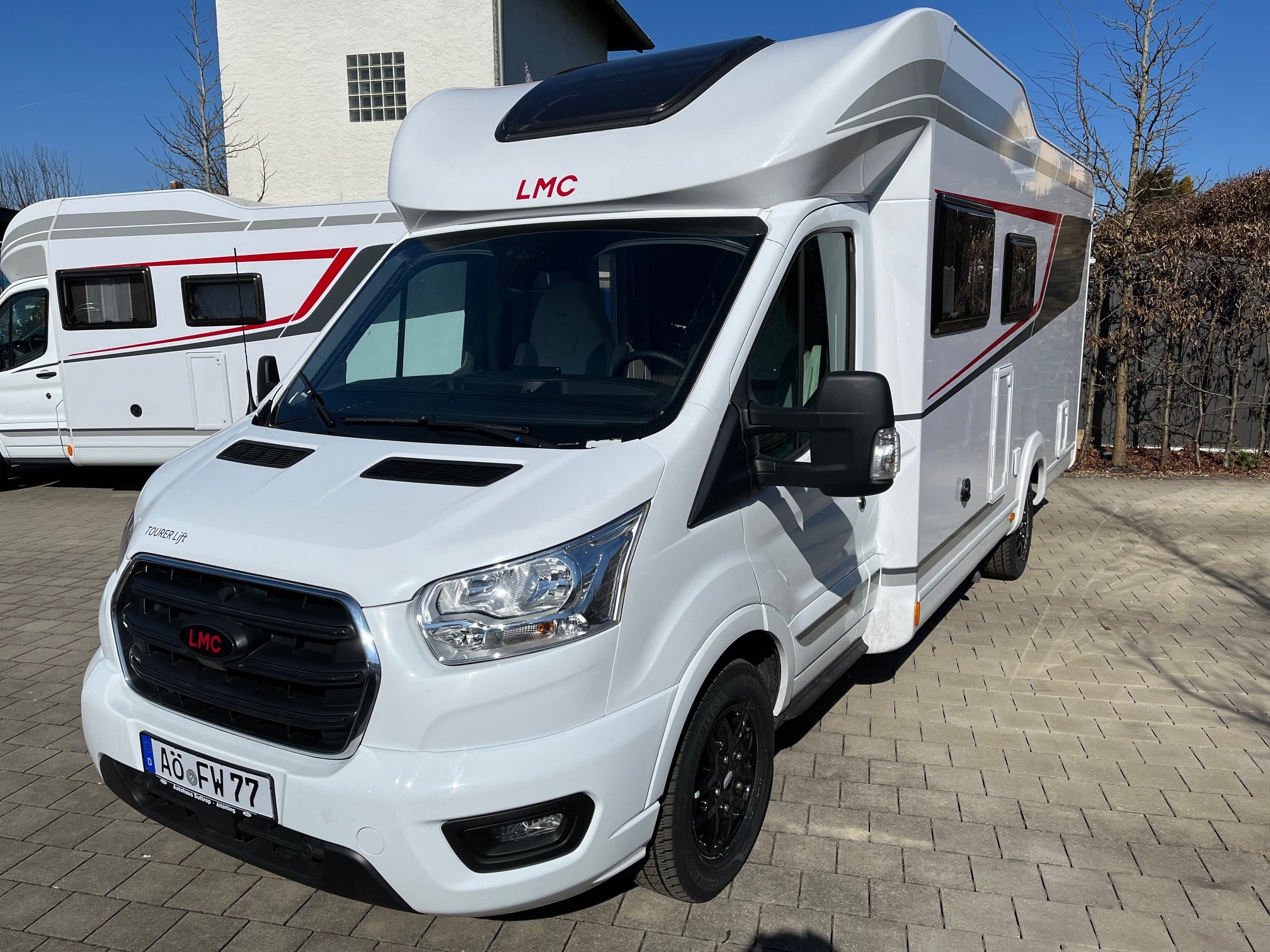 Teilintegriertes Wohnmobil LMC H634 Tourer Lift Ford Transit Automatik – 2
