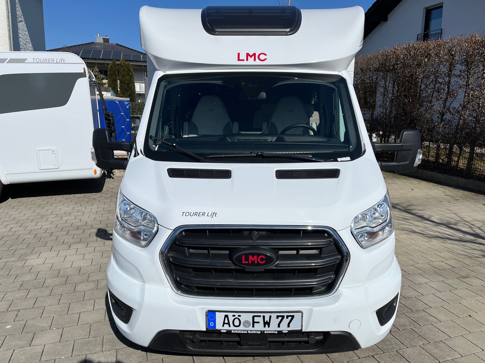 Teilintegriertes Wohnmobil LMC H634 Tourer Lift Ford Transit Automatik – 3