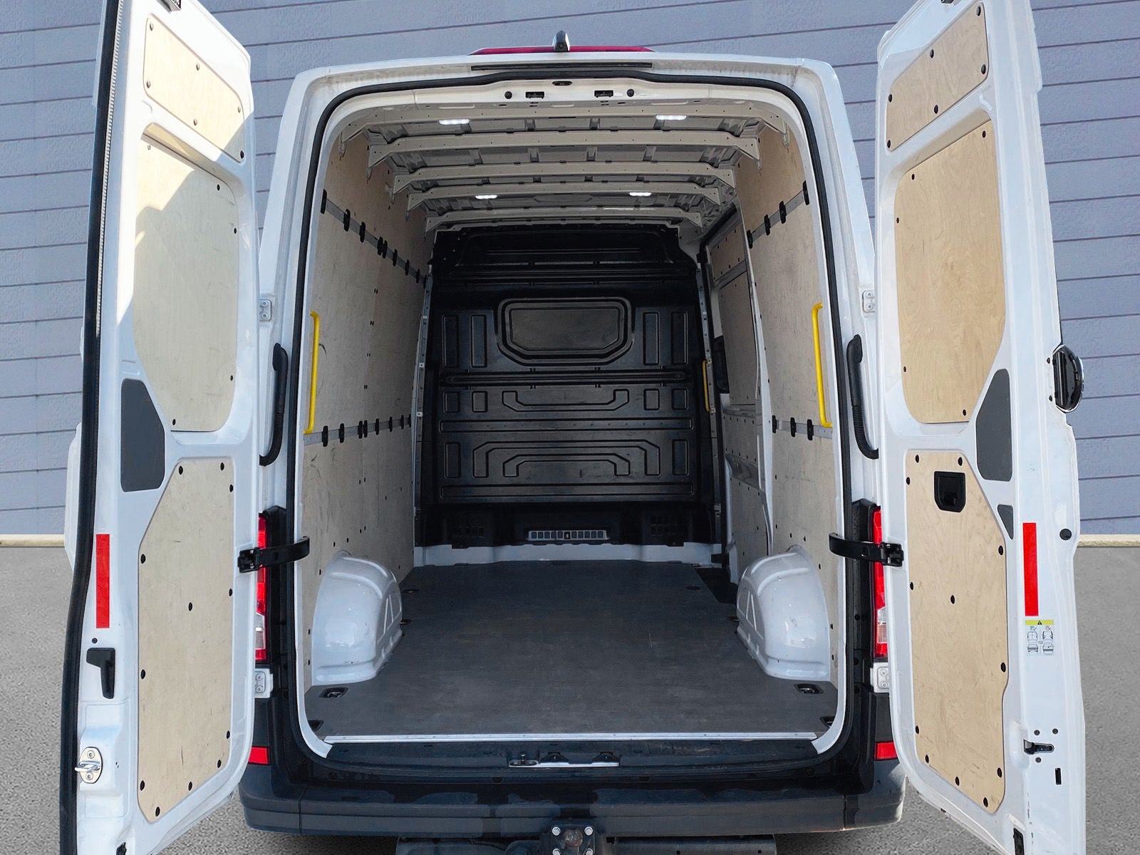 Transporter 3,2m Ladefläche – 3