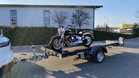 3 er Motorrad Anhänger Mutianhänger Rasentrac Absenkanhänger für bis zu 3 Motorräder Motorradanhänger Rasenmäher Traktor Scherenhebebühne drei Biketrailer