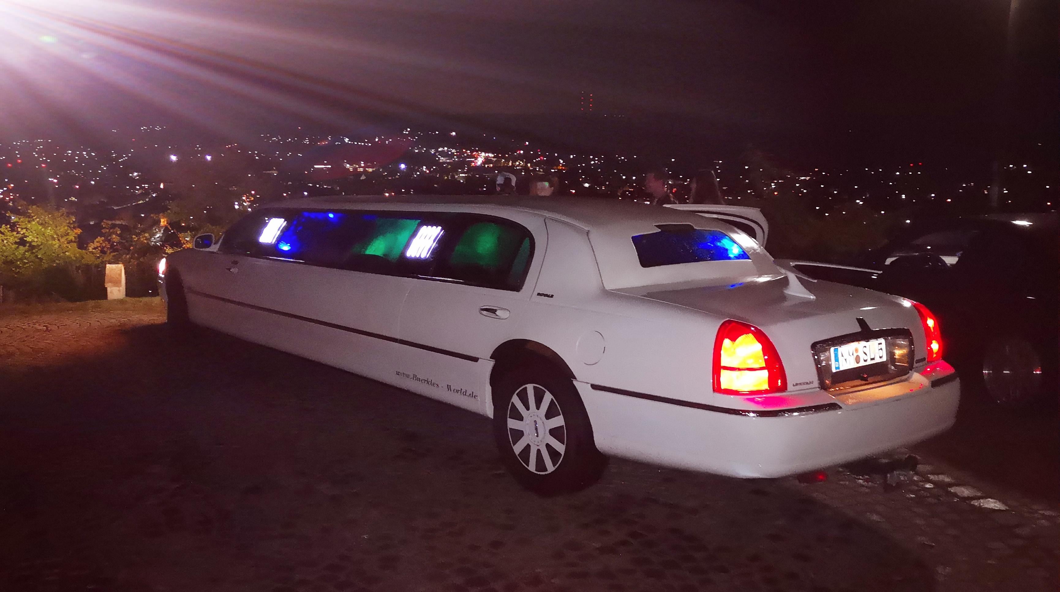 Stretchlimousine Lincoln Tow Car Weiss – 3