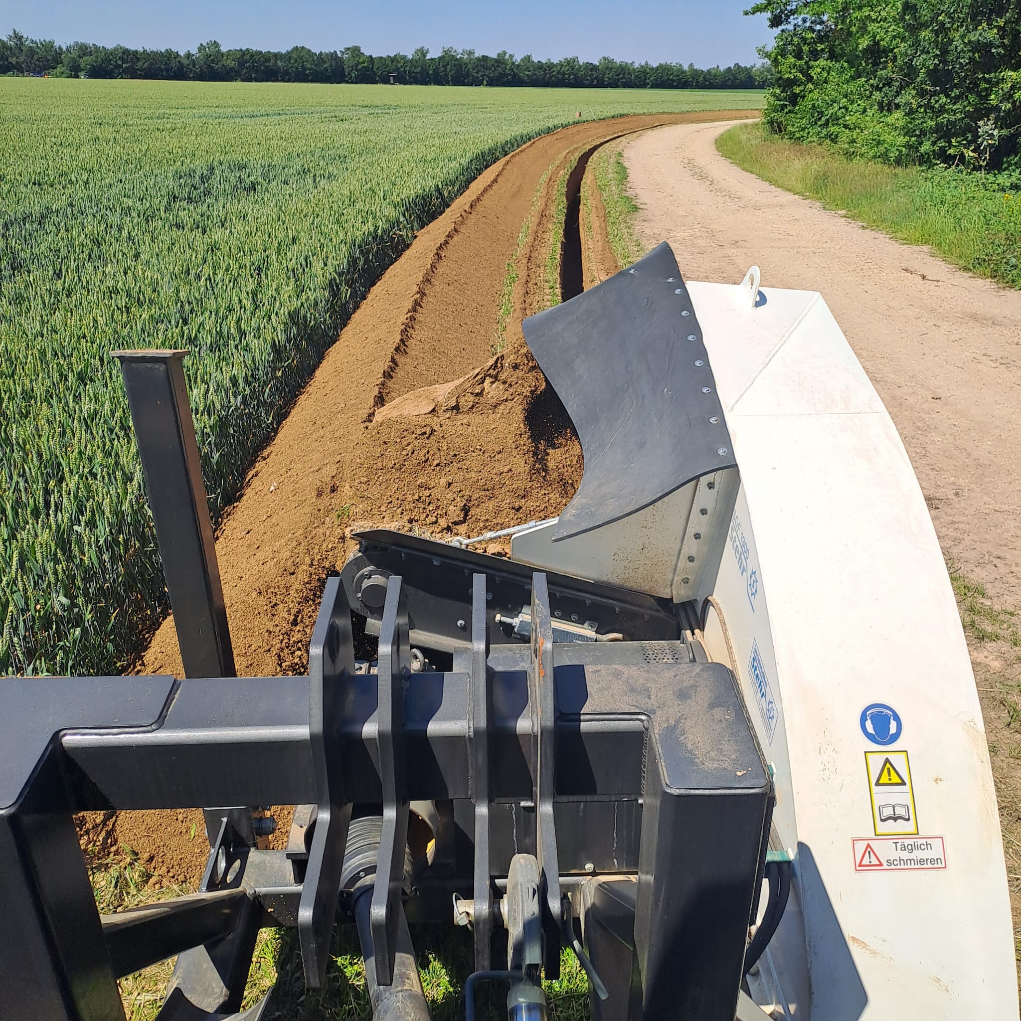 Grabenfräse ,Kabelgraben fräsen,Graben für Wasserleitung,Graben für Kabel,Graben für Wasserleitung fräsen,Graben für Kabel fräsen – 3