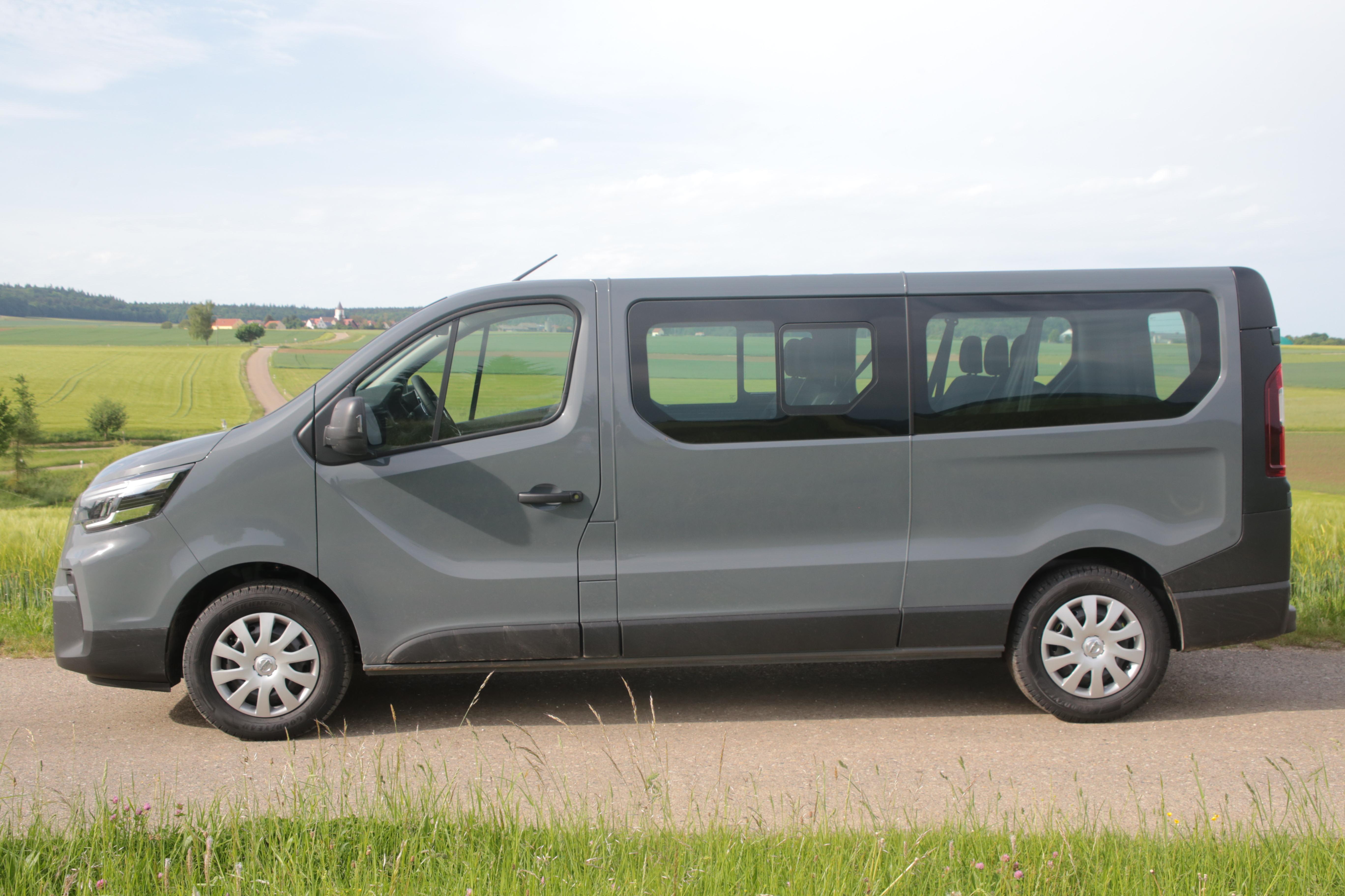 Nissan Primastar NV 300 L2 9-Sitzer, langer Radstand mit Klima, Einparksensoren, Tempomat, Freisprecheinrichtung, LED-Scheinwerfer, etc. - Erstzulassung Mai 2022!! (baugleich mit Renault Trafic) – 4